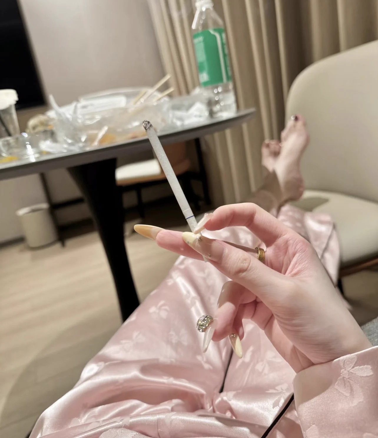 事后烟🚬 https://t.co/7FKD0sXyir