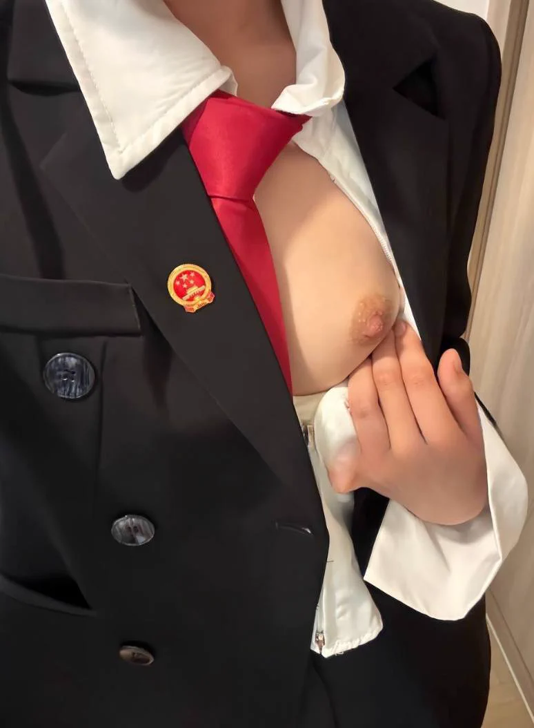 今天开始上班 小美心情好，来税务局找我的小哥哥都给你口爆！！（希望别来太多，我怕我口不过来）唯一Telegram👉https://t.co/6GBviMjaNY https://t.co/9GMKldcezi