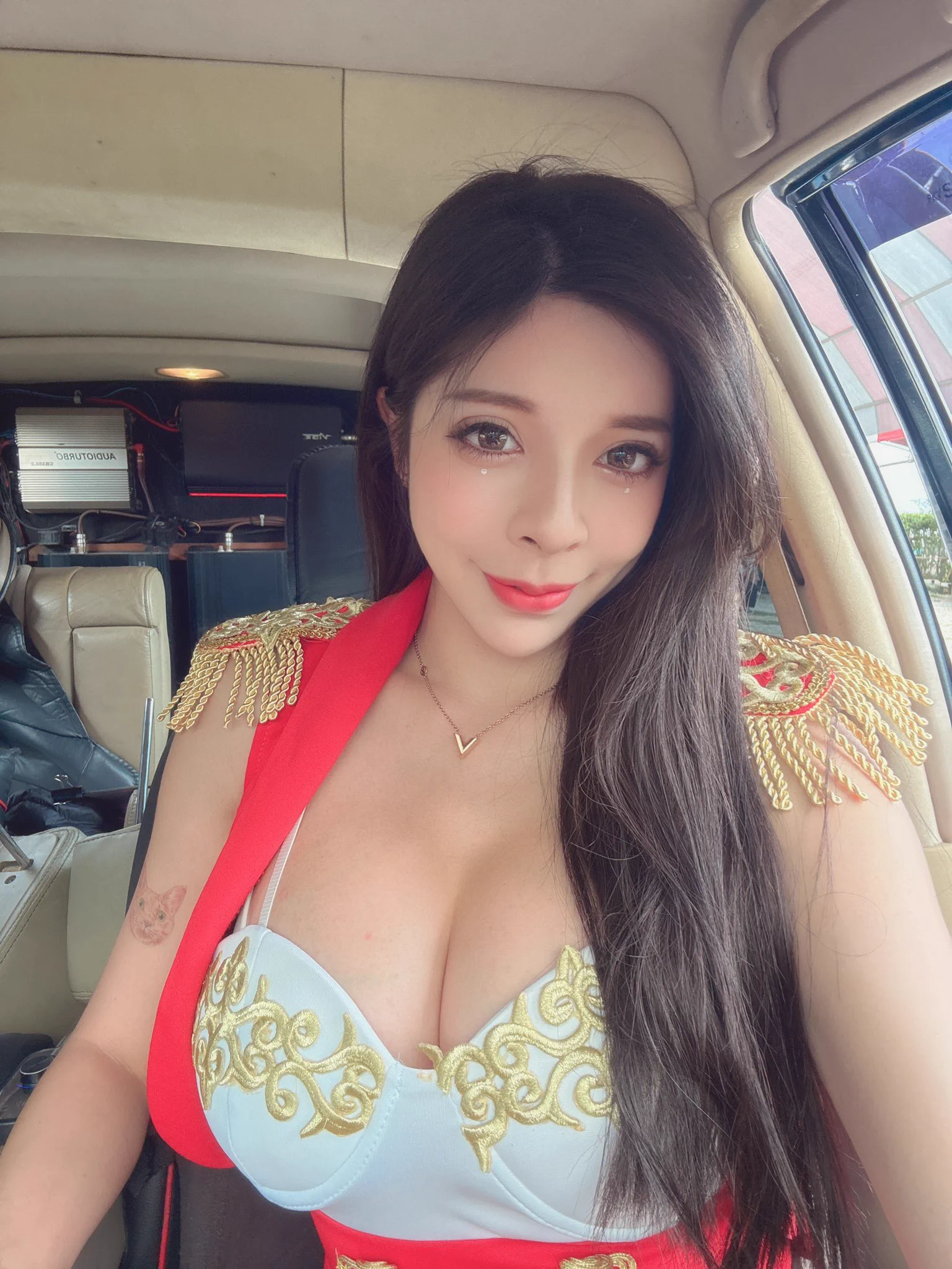 剛剛工作僅拍一張😂 https://t.co/yiL0vEOvMy