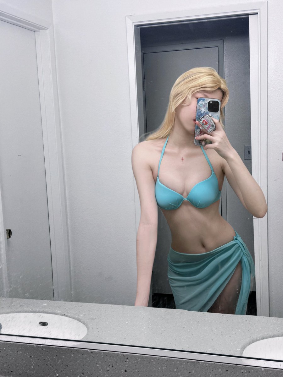 最近巧克力吃太多了没有马甲线了 https://t.co/eFdZd5lm4i