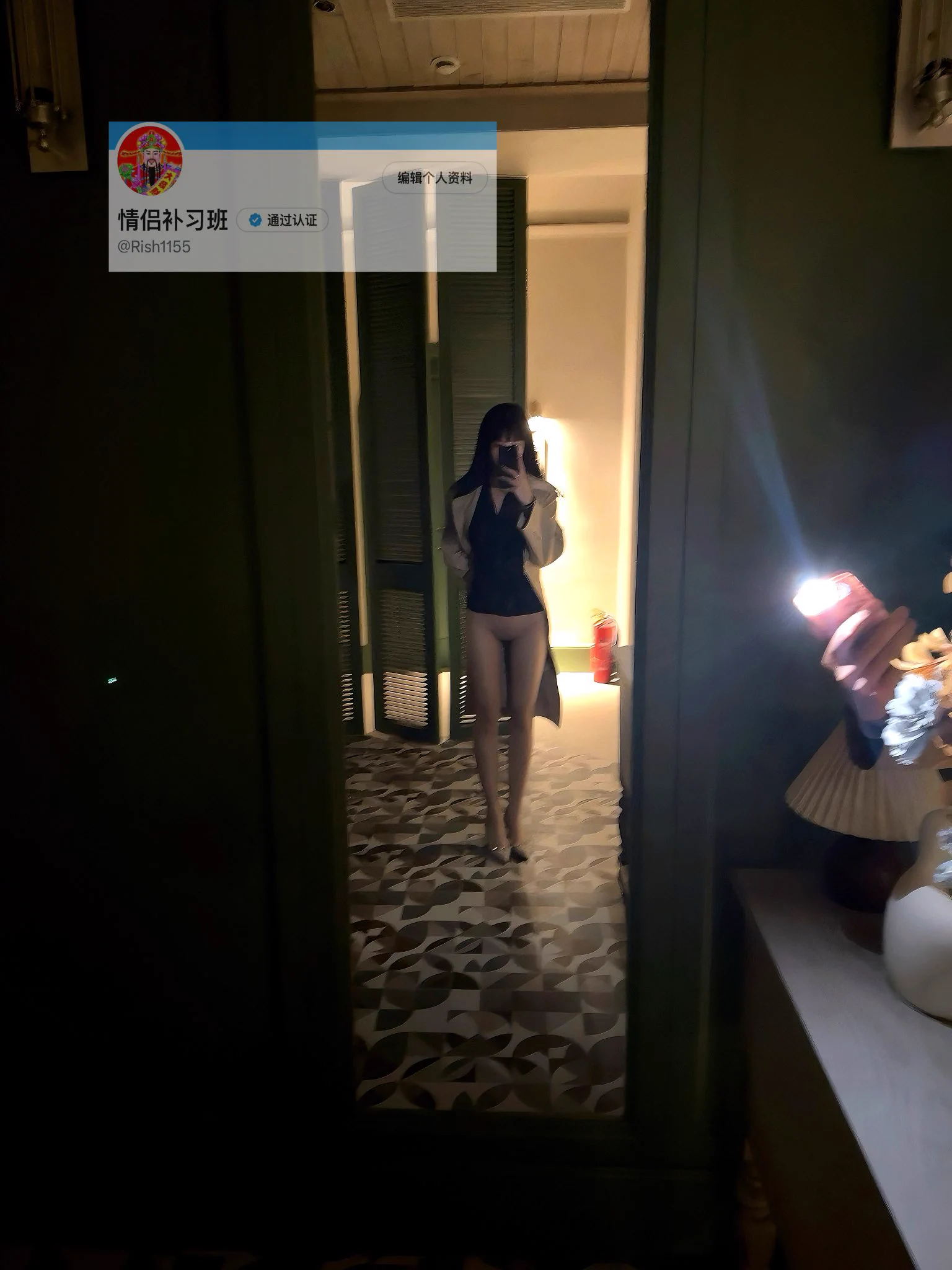 出点健身房露出，给兄弟们欣赏真空无缝肉丝#漏出 #情侣 #反差女友 #投稿 @wqganenshi_ @Mon_001K @luchu888888 @006share https://t.co/F8SBnncBVI