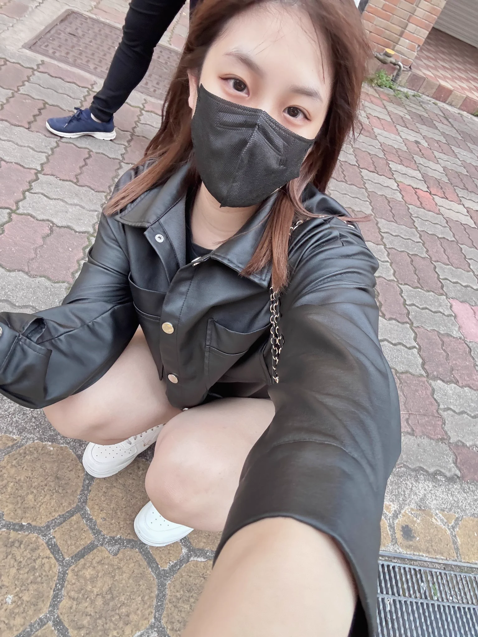 風吹亂瀏海也沒關係，因為我知道你的視線沒在這裡～😈 https://t.co/1W41emoTDw