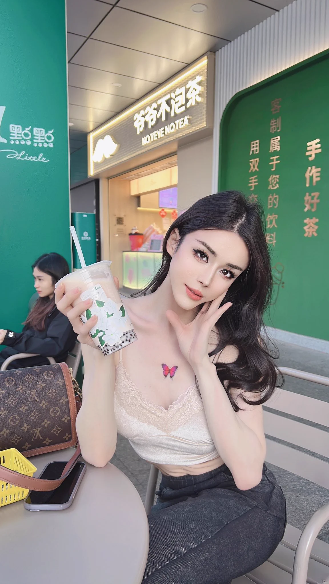 有人说我不是美女虽然说我知道是事实但你亲口说出来真的让我很难下台有什么得罪可以直接说没必要这样😭#上海ts #海口ts https://t.co/eZf8oGIl2x