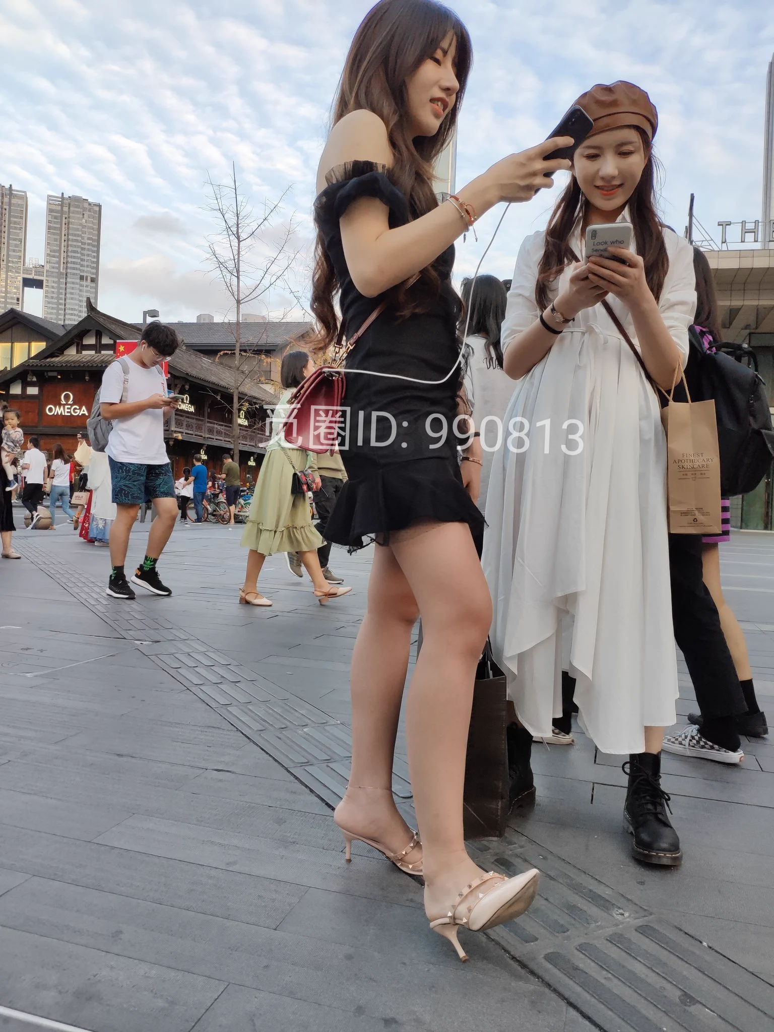 包臀长裙肉丝美腿小姐姐#肉丝 #丝袜美腿 #街拍美腿 #街拍https://t.co/QqOLaQwEEU https://t.co/6y18lglnXB