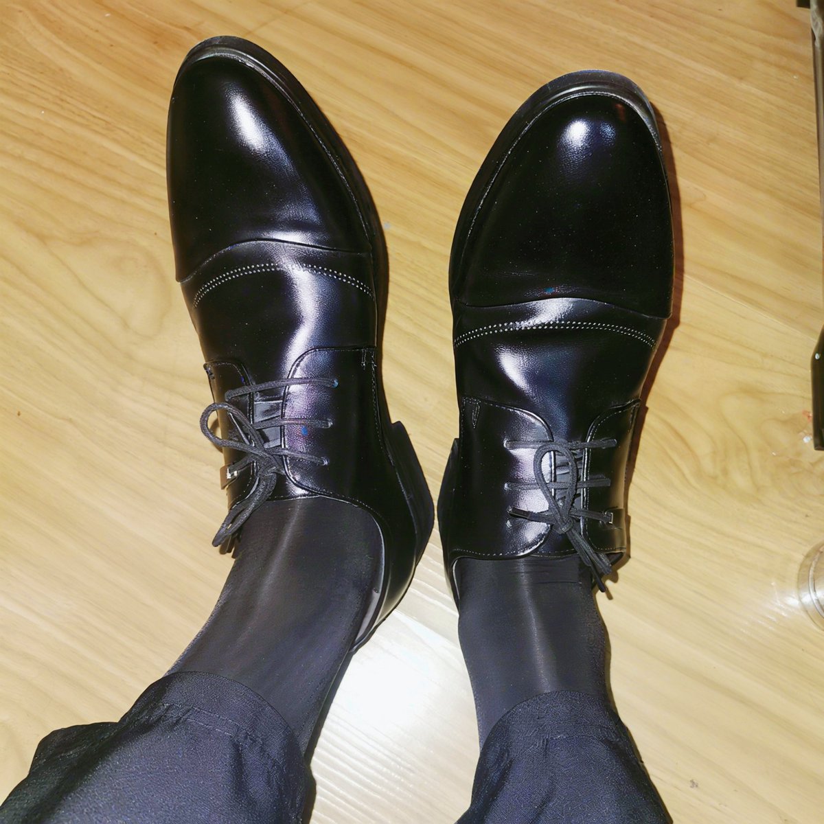 有没有骚狗来舔爸爸的丝袜脚🦶？
#奴  #丝袜臭脚 https://t.co/ZHkowHuVJ6