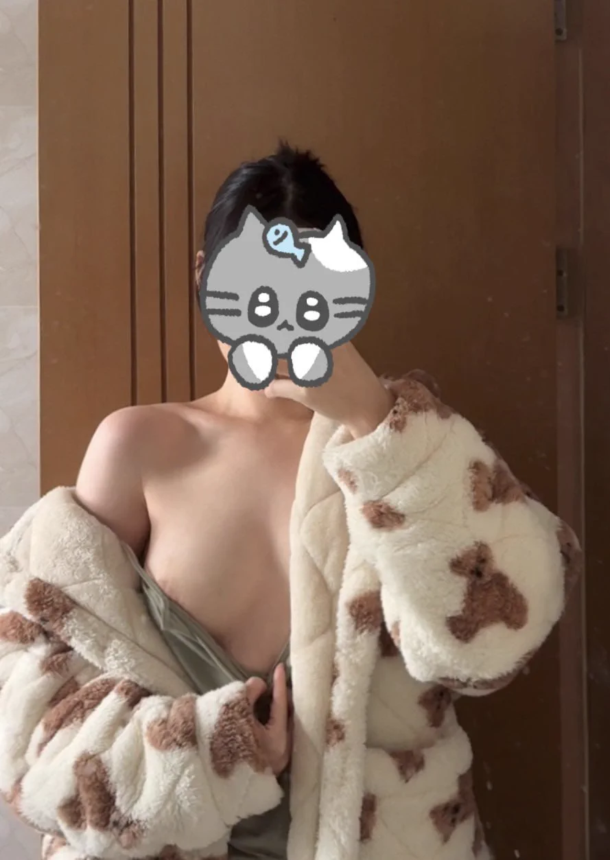 奖励路过的人捏一把✋🏻 https://t.co/FARCwVpkdN