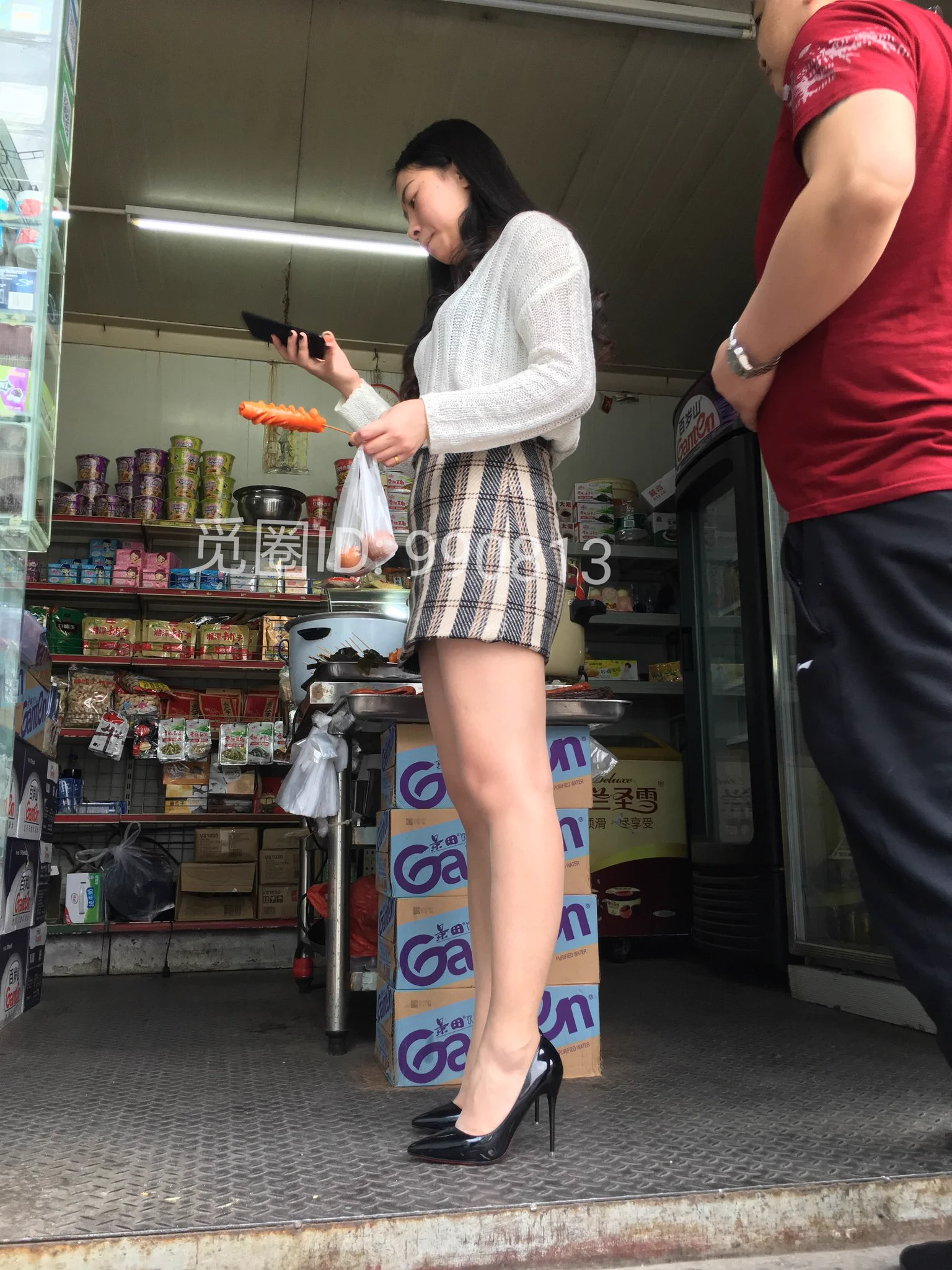 细跟丰满长腿骚妇#人妻少婦 #美腿 #街拍美女 #街拍 https://t.co/E2Qs7om56v