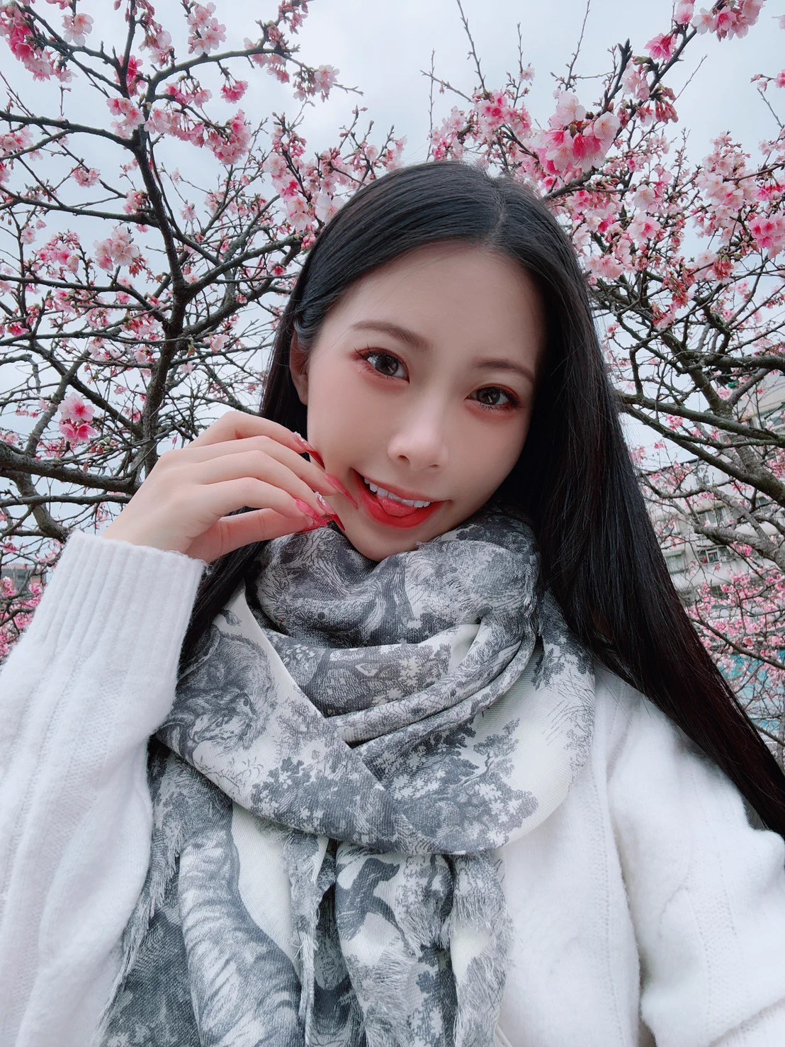 每一片飄落的櫻花瓣🌸都是春天送來的輕吻😘💕我的專屬連結💕https://t.co/M6KMQTxOr2 https://t.co/mHnkaWbvIU