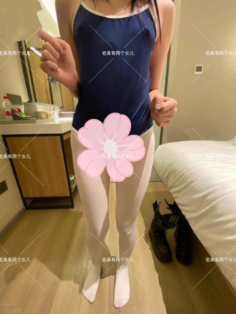 带女儿出去玩时候穿的，白丝，体操服。真的太符合我的审美了，有的说让我好好照顾好兄弟的女儿跟自己的女儿，别做出太出格的事情，老吴现在心里真的很纠结，同时觉得自己真是畜牲，竟然对那么小的孩子产生了想法。 https://t.co/XDgxULXq3g