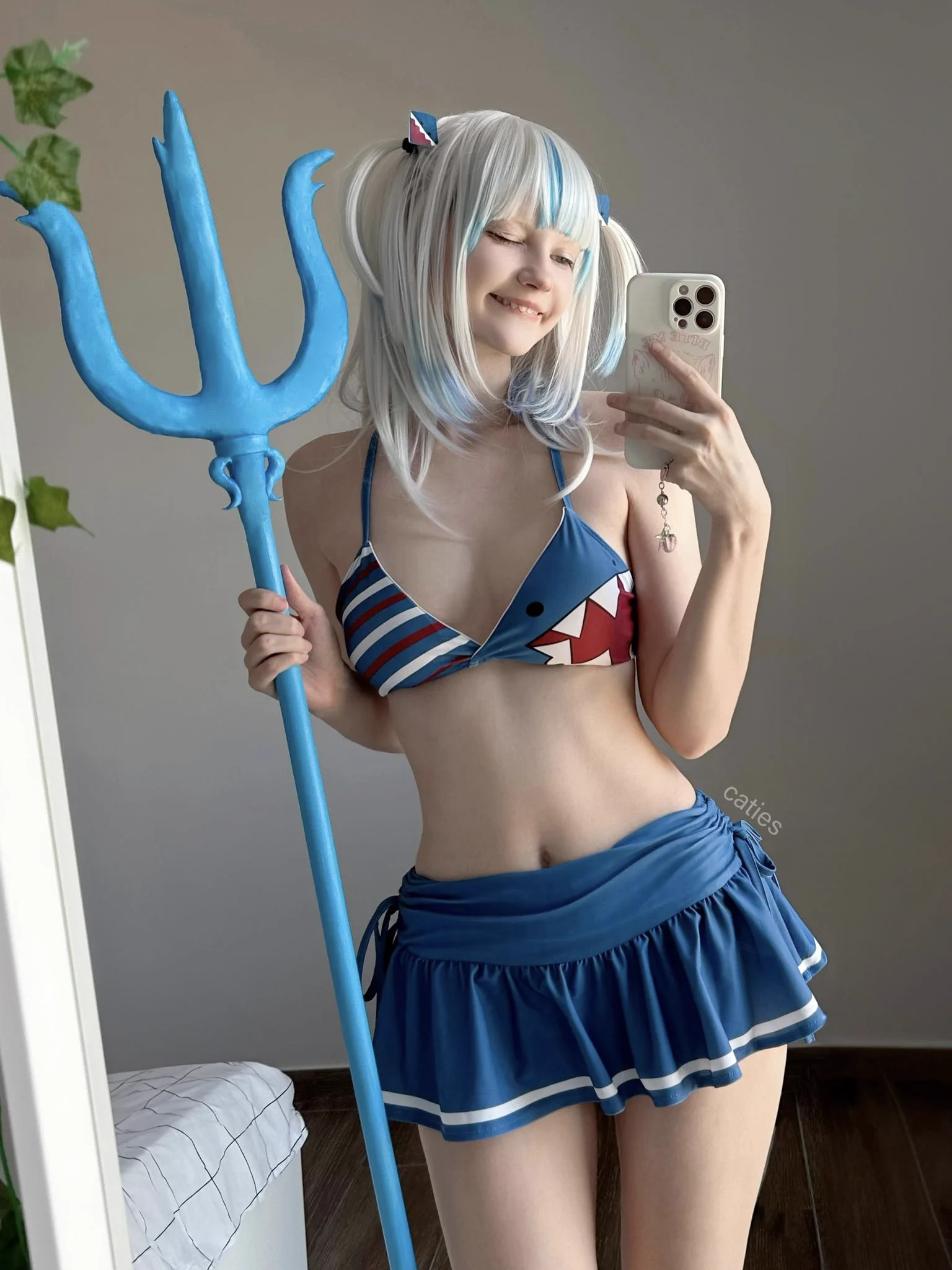 my gawr gura cosplay 🔱 https://t.co/4eytYAzxLO