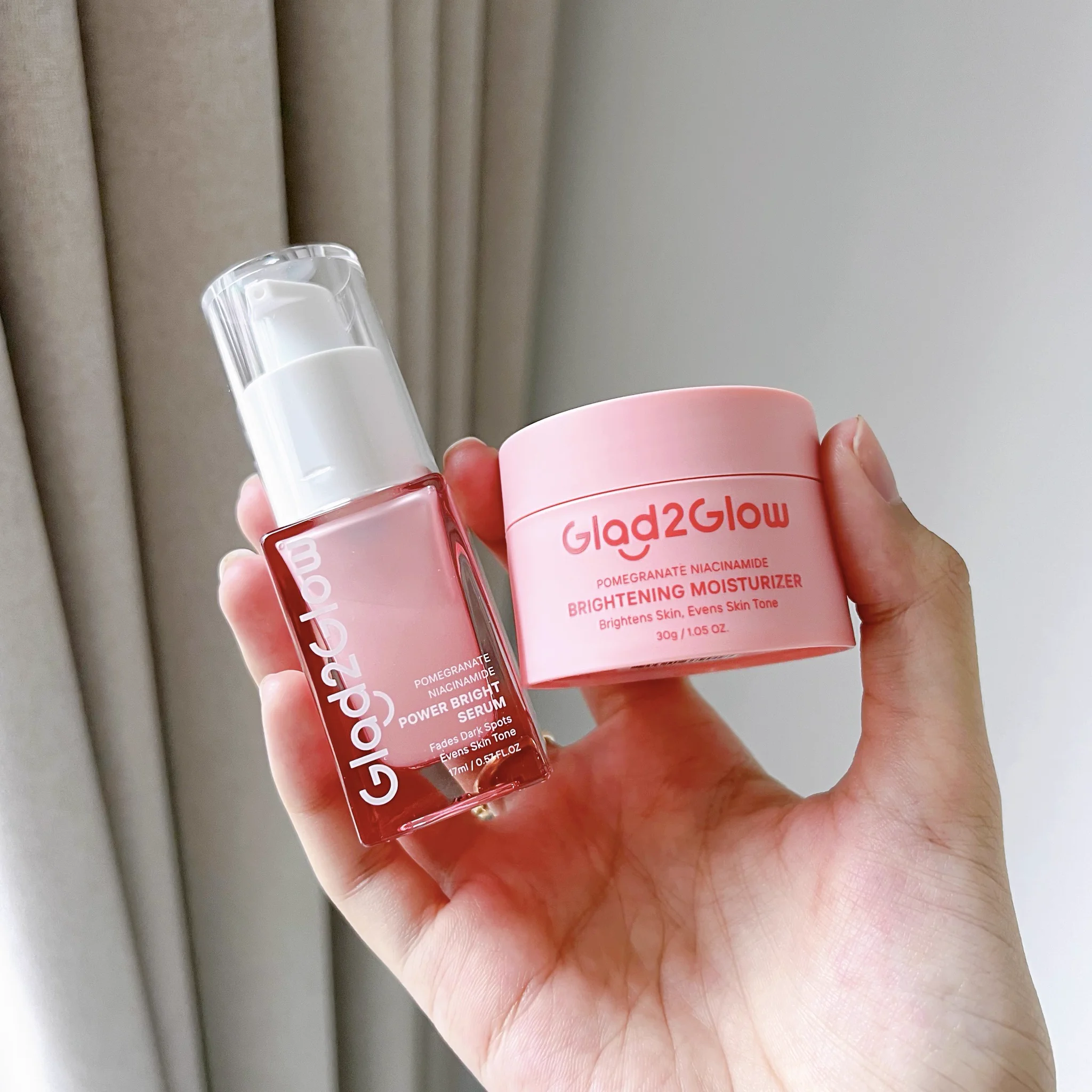สกินแคร์บำรุงผิวหลังสงกรานต์ ต้องคู่นี้แหละ Glad2Glow bright set กู้ผิวหมองคล้ำจากแดด ดีมาก เซรั่มเนื้อบางเบา 10% Niacinamide ช่วยให้ผิวใสสม่ำเสมอ จุดดำจางลง และครีมมอยส์ 5% Niacinamide ผิวฉ่ำ อิ่มน้ำ ดูสุขภาพดีสุดๆ ใช้คู่นี้ต่อเนื่องผิวยิ่งโกลว์ใสขึ้น ของถูกและดีมีอยู่จริง 💞 https://t.co/FxhdkxlPpX