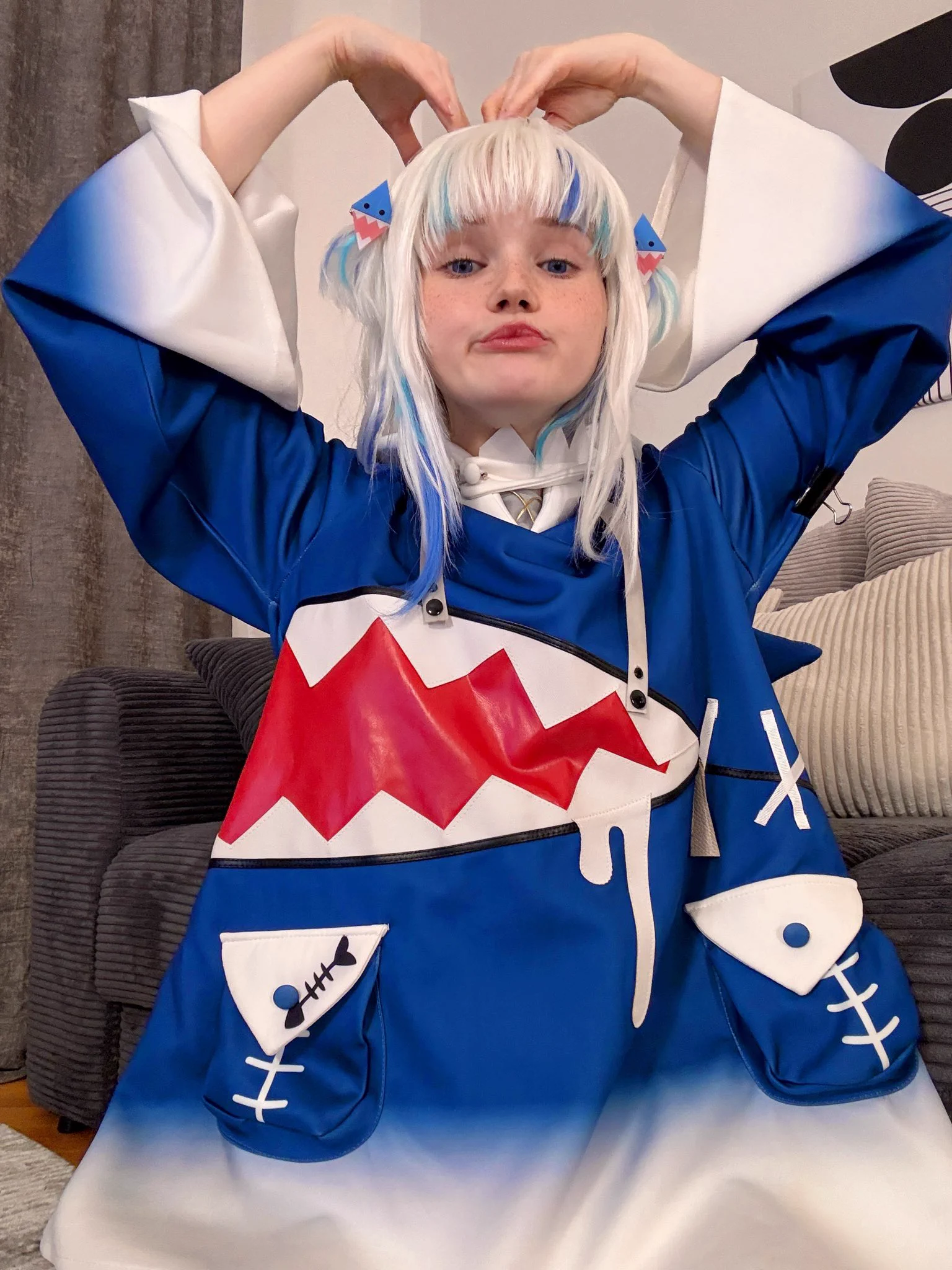 Gawr Gura forever? 💙🥺🦈 https://t.co/2USfYJdyli