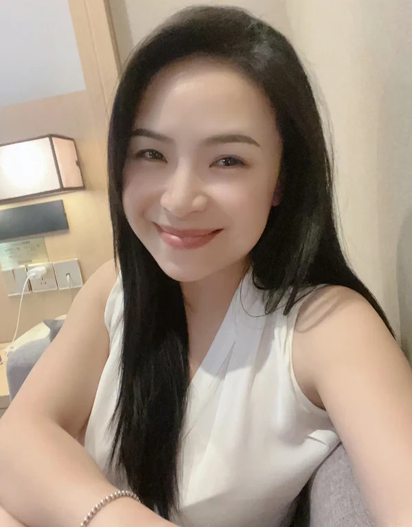 有谁还需要我照片发泄的请跟我说，马上发给你 https://t.co/yAUJ2zpEsa