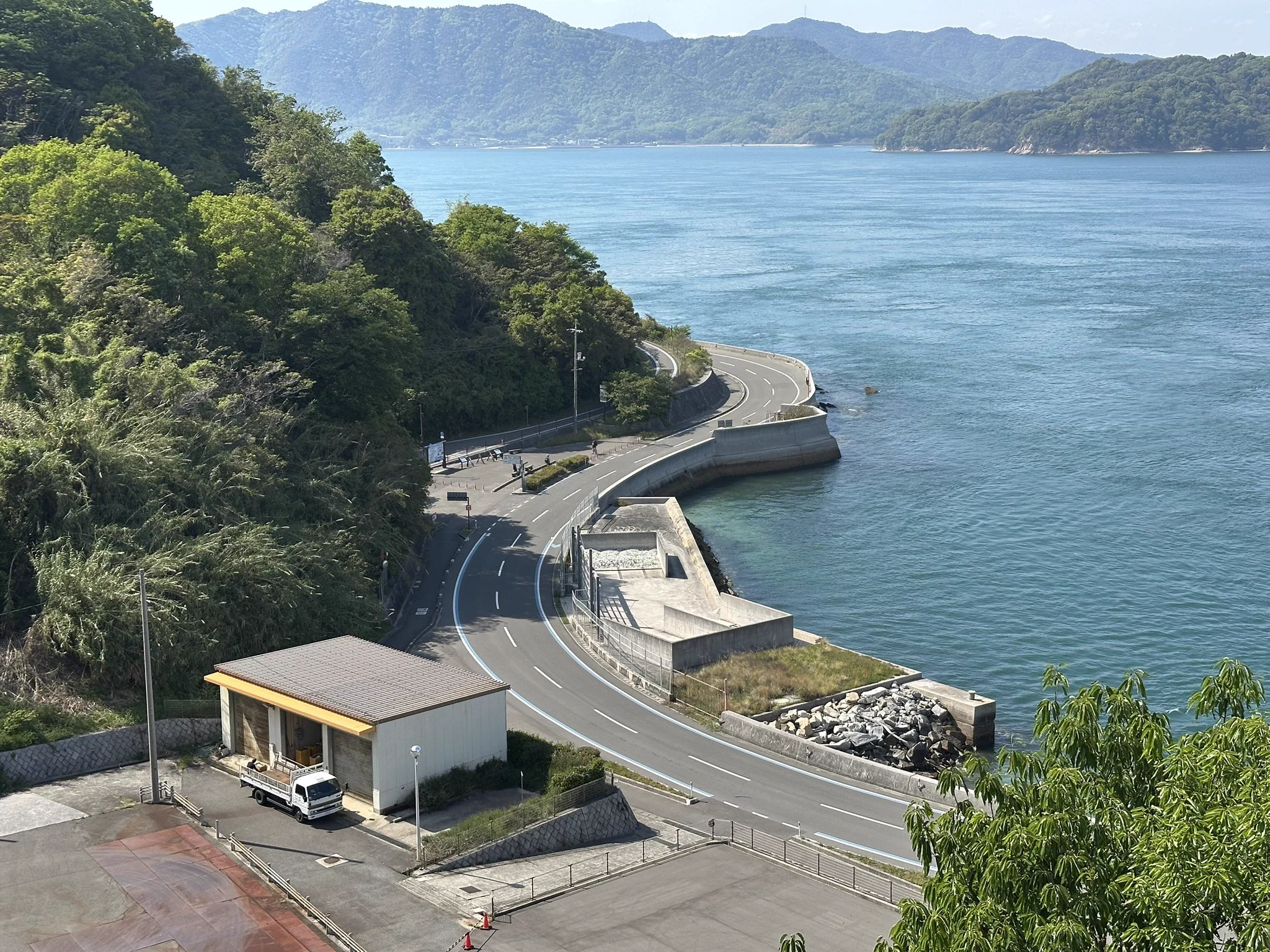 像个无业游民一样游到濑户内海骑行76km😵‍💫😵‍💫😵‍💫😵‍💫😵‍💫随时要掉进海里 https://t.co/pLsw4x9uPY