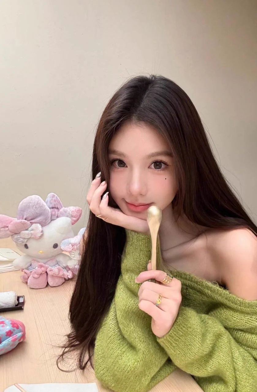 #深圳 🦜 可純可御 深圳真实在校生❗️纯欲天花板校花爱好打高尔夫🏌️网球🎾 艺术生 油彩 钢琴🎹全身雪白 A4腰 🥢腿腰板直挺 情商高 172 d杯 96斤tg群： https://t.co/9GDHeH2PTz https://t.co/brPIOYpZvi