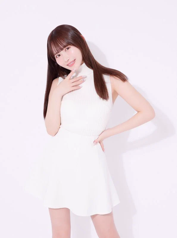 5月のCOVER MODELは #小野六花 さんです🩷デビュー5周年を迎える彼女に、お仕事の楽しさや私生活についてたくさんお話を聞きました✨記事はこちら📱https://t.co/BAJ6RQrNbp#fempass202505カバーモデル@onorikka https://t.co/BQl2mmQw8H