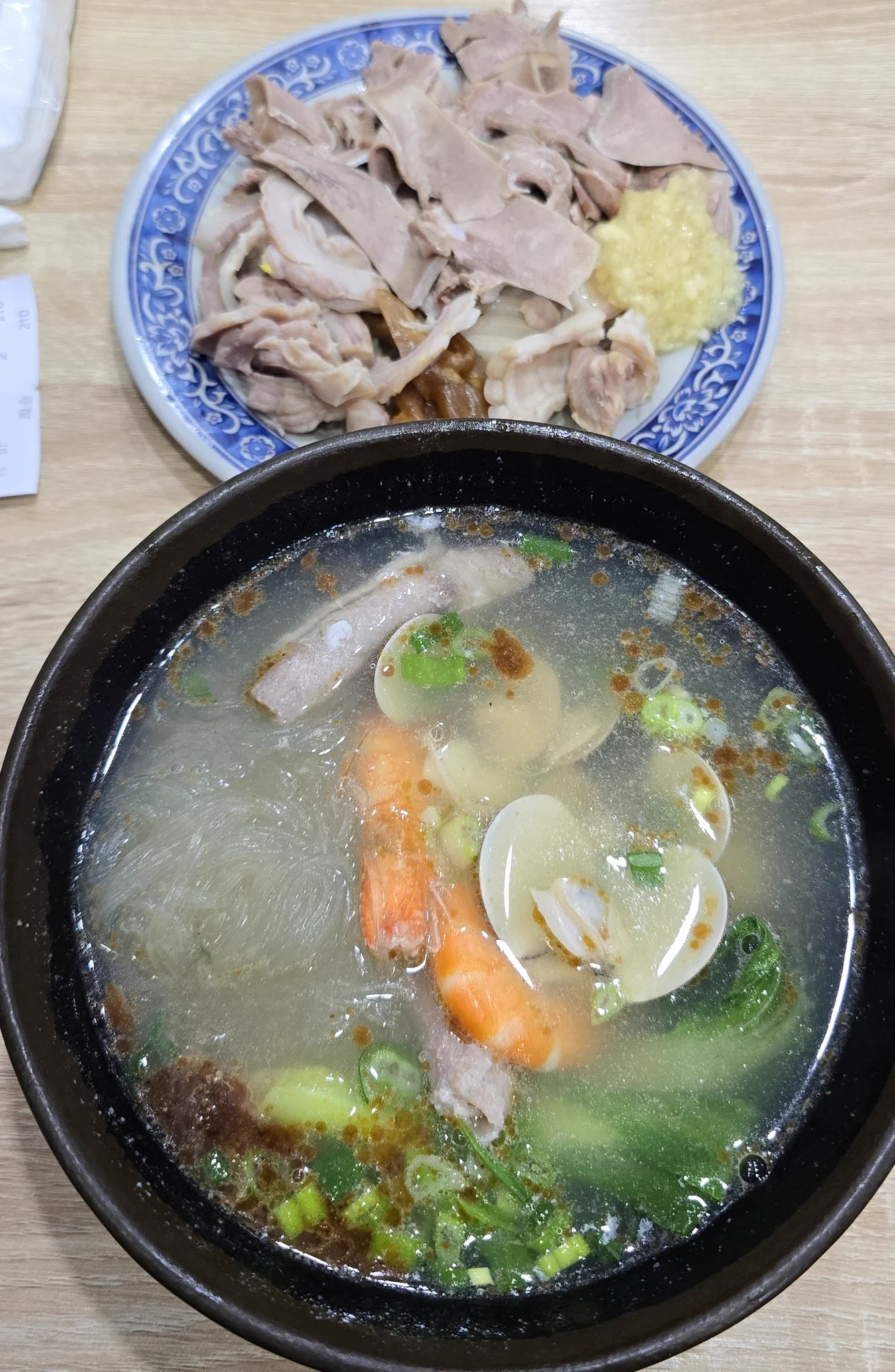 51勞動節放假之早上慵懶起床忙系統核銷送出後看醫生，吃飯，回家午休下午復健，進辦公室繼續加班晚上有啥好玩的嗎？有妹子讓我玩嗎😏😏😏 https://t.co/nBm8RXqVqe