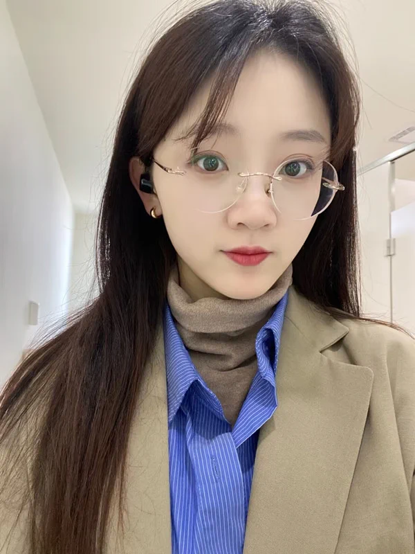 我没开玩笑私信我真的会给你们发裸照色图的。😋 https://t.co/3t0xjFZQnT