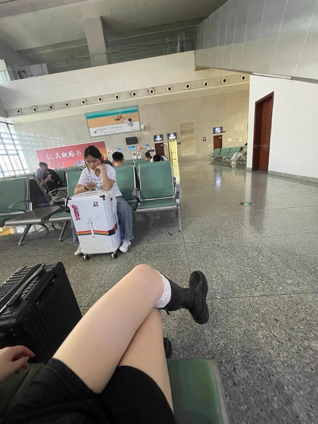 你们五一都出去旅游！！！！我出去送B！！！！！！ https://t.co/IK7XQvHcwM
