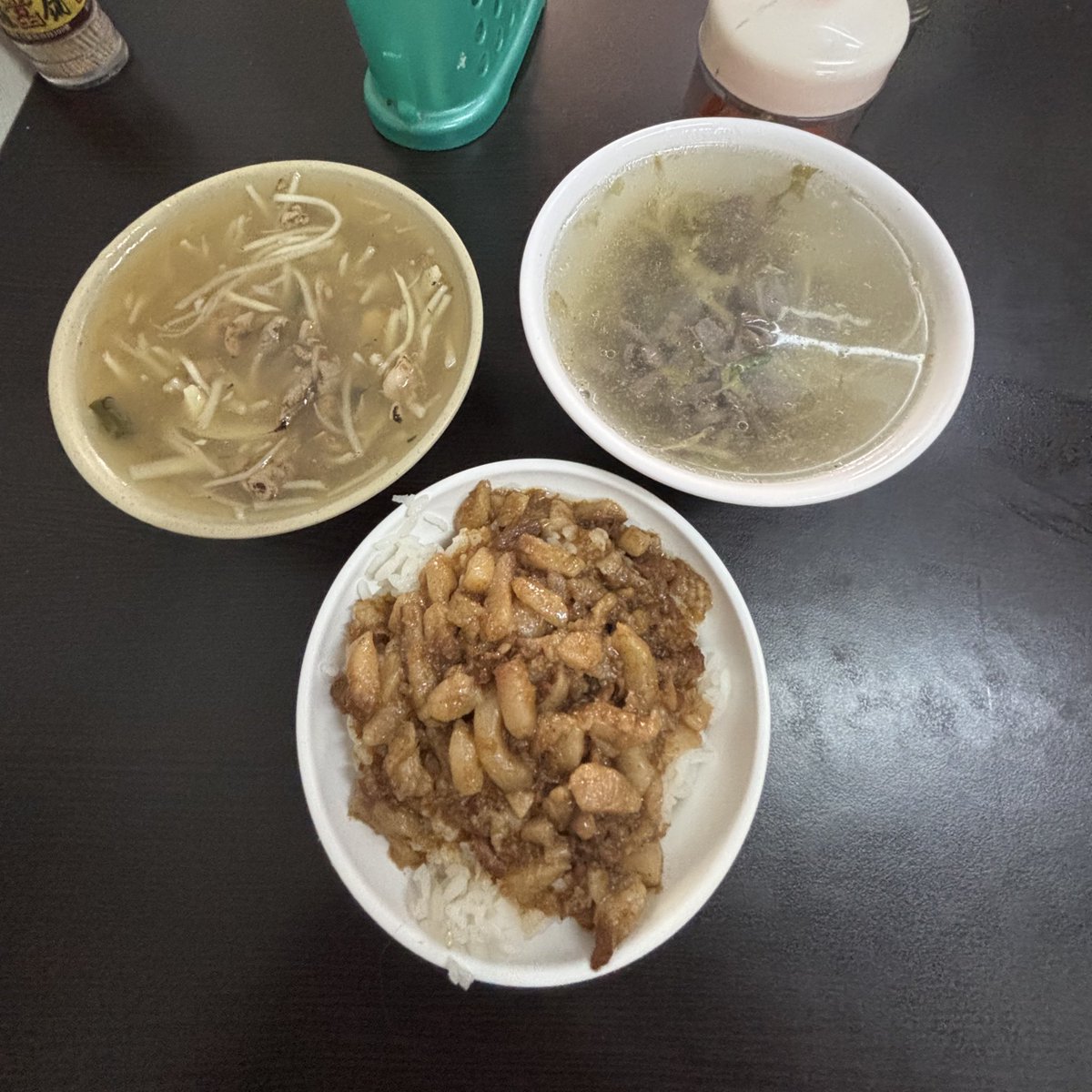 今天在嘉義吃ㄌ嘴哥常吃ㄉ那間新港鴨肉羹

蠻好吃ㄉ^.^✌️ https://t.co/R7ZQdwgHYx