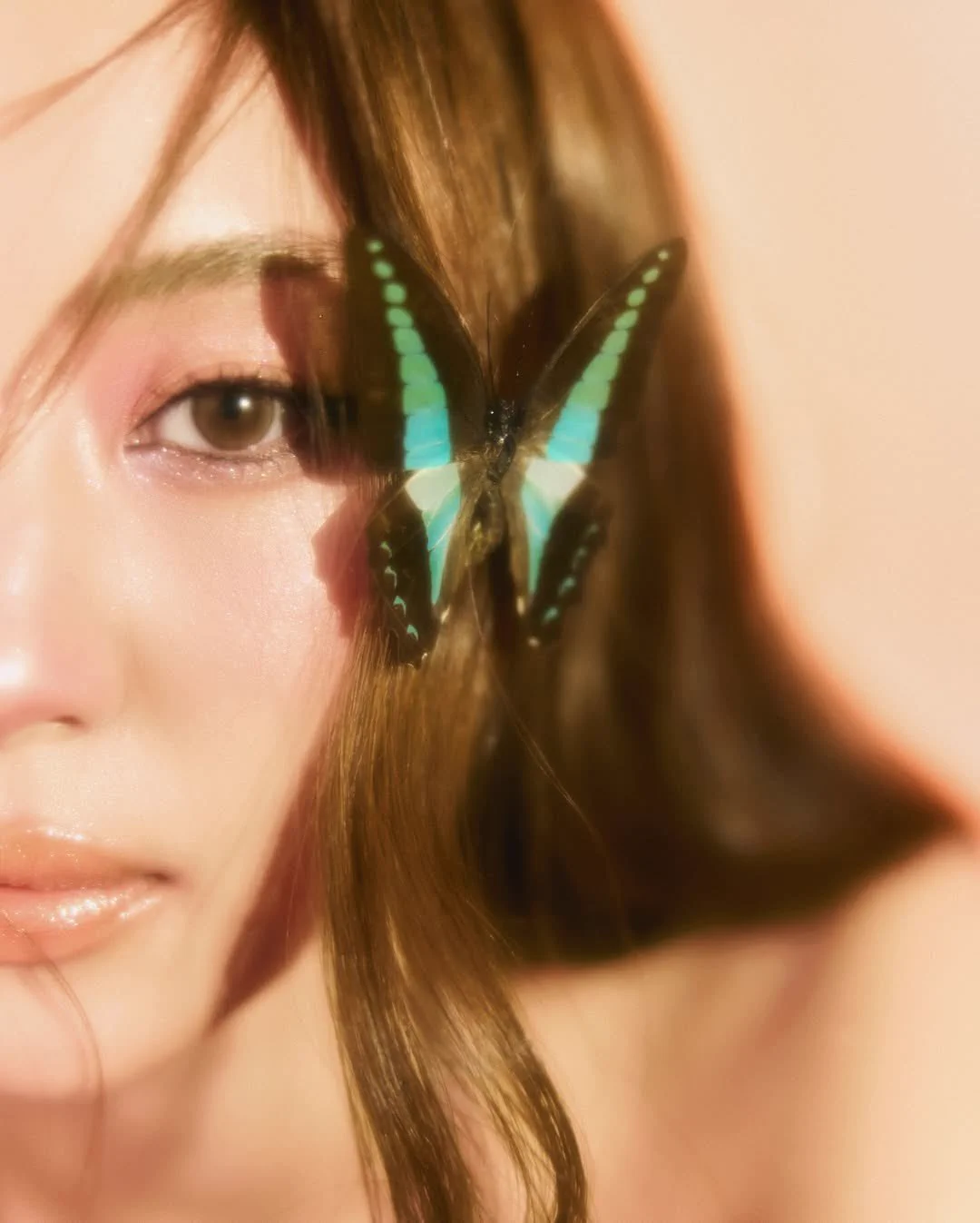 She’s ✨glowing✨She looks like a magical nymph, the softness, the light… she is just so ethereal.✨🦋#MyaSafeZoneSeries#miunatsha#LenaMiu#MiuLena https://t.co/ZjW6HRb8Je
