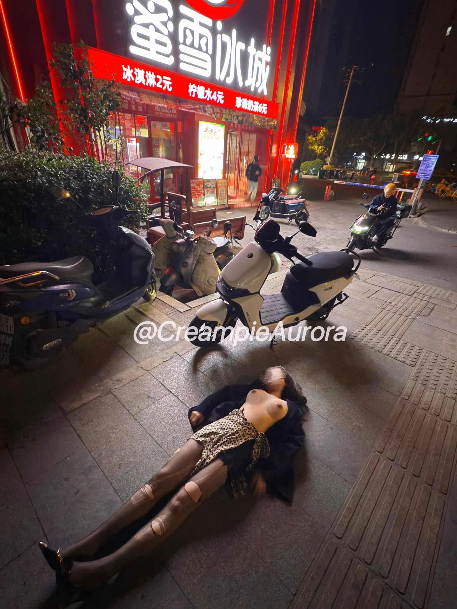 呜呜呜，被粉丝轮完又丢在路边让陌生人捡尸了。 https://t.co/eqWdd2Kn9J