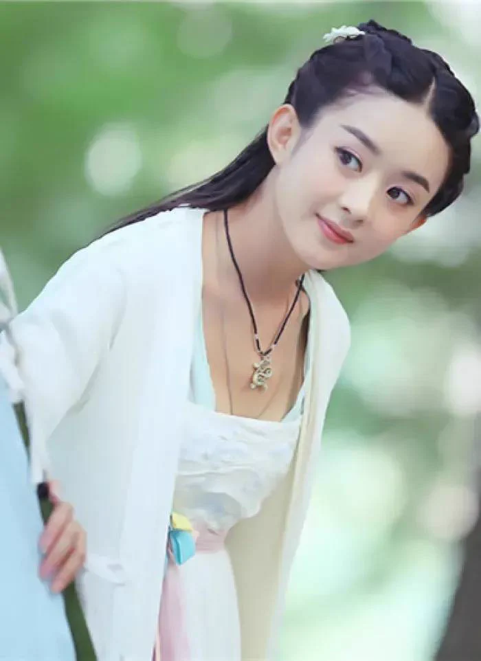 赵丽颖的潜力，让她出演《陆贞传奇》。这部剧一经播出便火遍全国，赵丽颖也凭借该剧崭露头角。剧中，她将陆贞的聪慧、坚韧演绎得淋漓尽致，成功吸引了观众的目光。#赵丽颖 #ZhaoLiying #丽颖、#颖宝 #小赵总、#赵小刀、#丽颖姐姐免费福利： https://t.co/Veb0HJtERm https://t.co/ufHLq6KoLd