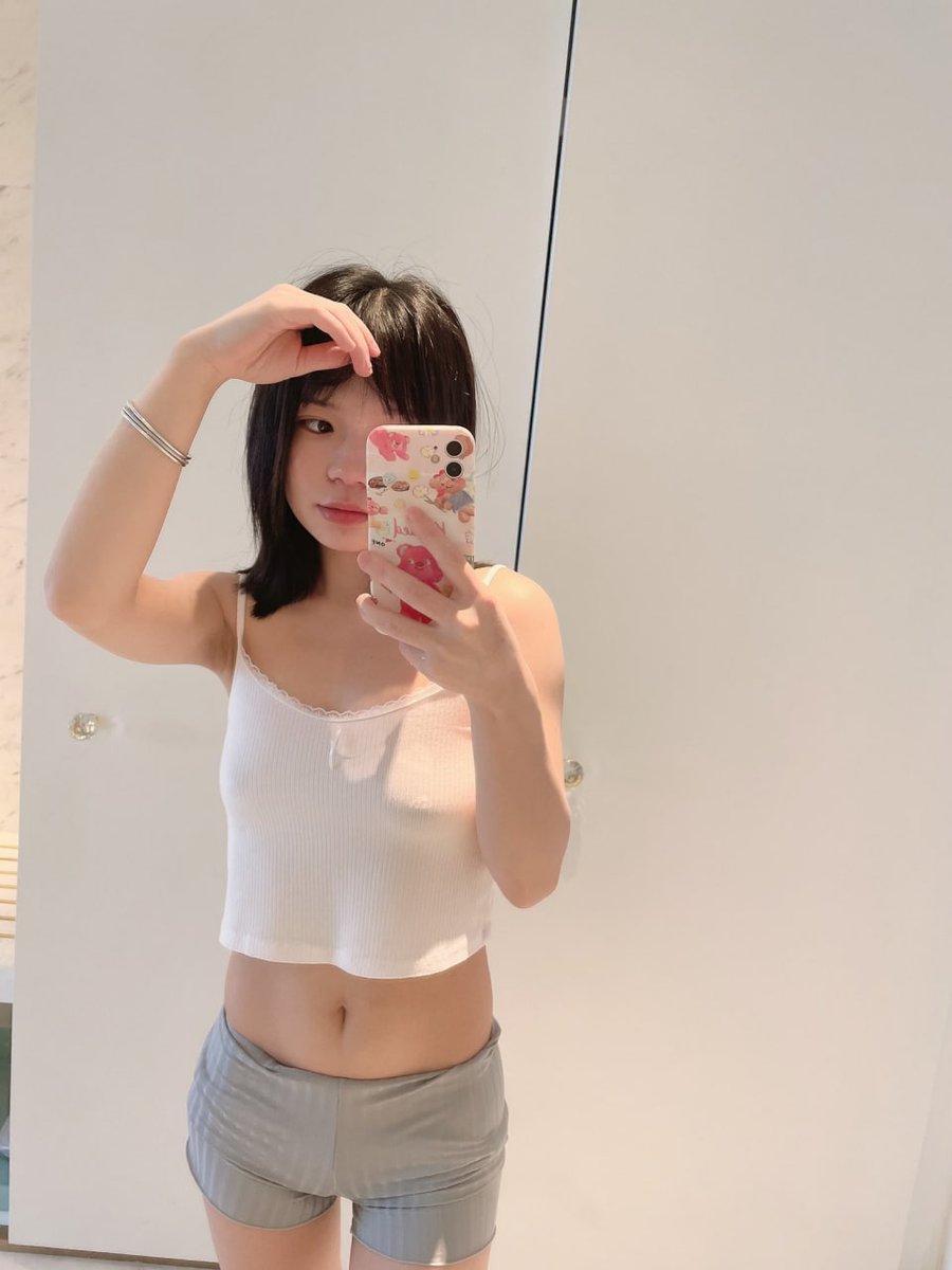 来看看我最性感的一面
#反差小母狗 #学生妹 https://t.co/3PfWq8xg3L