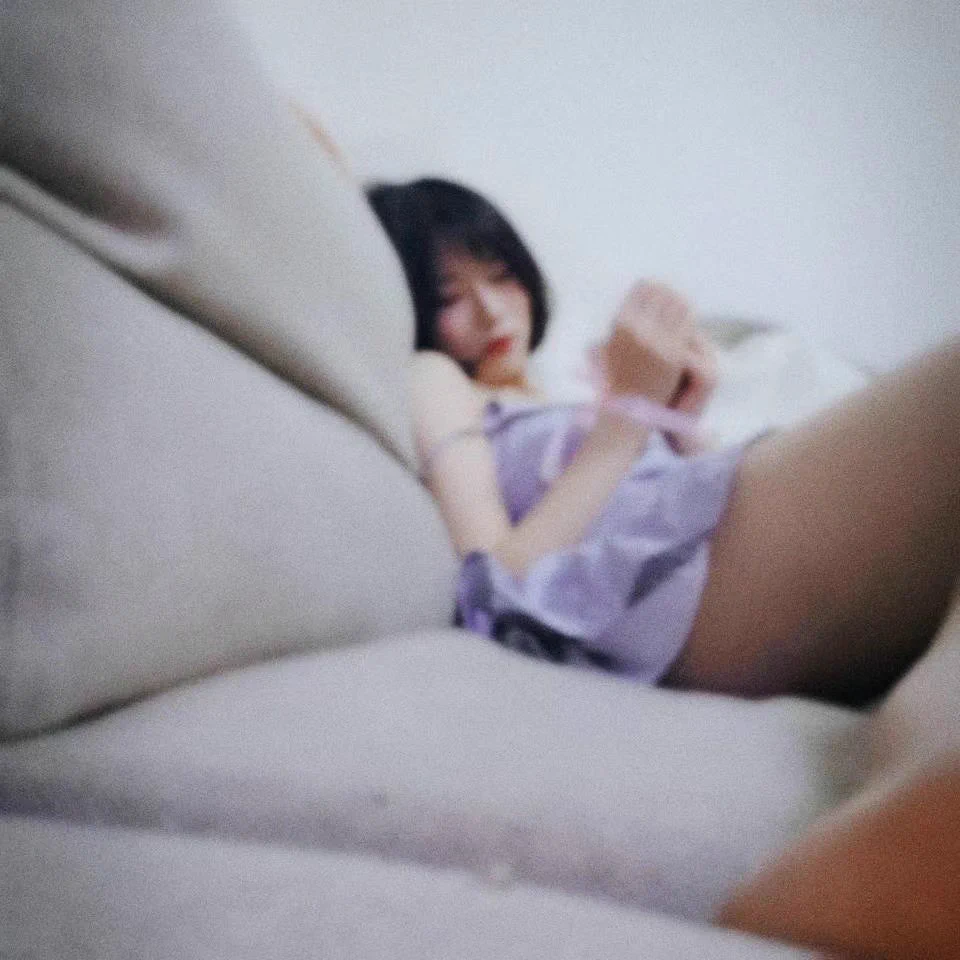 少一点矫揉造作，多一点真我。#贫乳 #反差女 #短发 https://t.co/ujk1GXPfsG