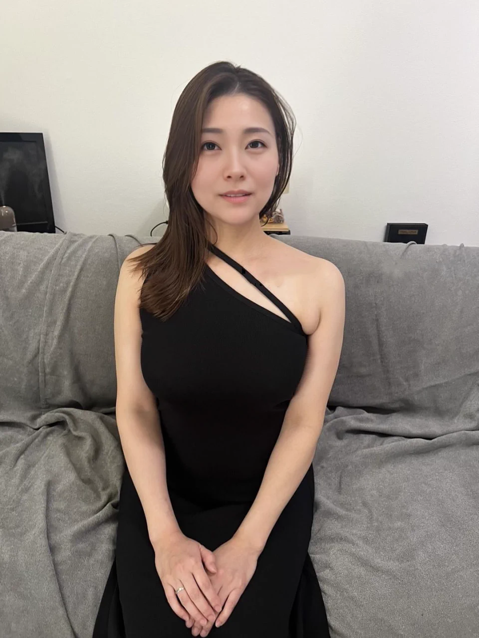 年龄越大觉得舒服才是最重要的 好看不好看不管了！ 想看里面穿什么顏色内内吗？ 点赞截图私聊发! https://t.co/FiX9kk00SN