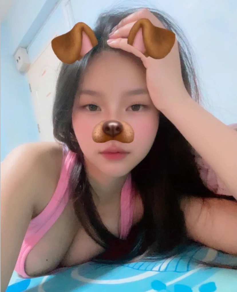 五月了有人要來找我舒服一下嗎🥰 https://t.co/hZ1KBLyDFE