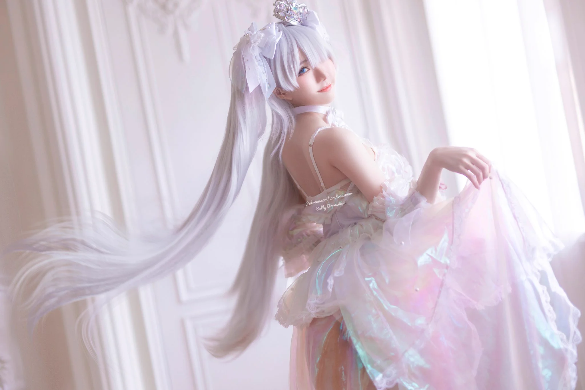 I'm so beautiful today. I like it❤️ CinderellaNikke Cinderella Coming On May!🥰 Most Likely Set A /B tba!#nikkecinderella #nikkecosplay #nikkecinderellacosplay https://t.co/w5M7ZfHcJF