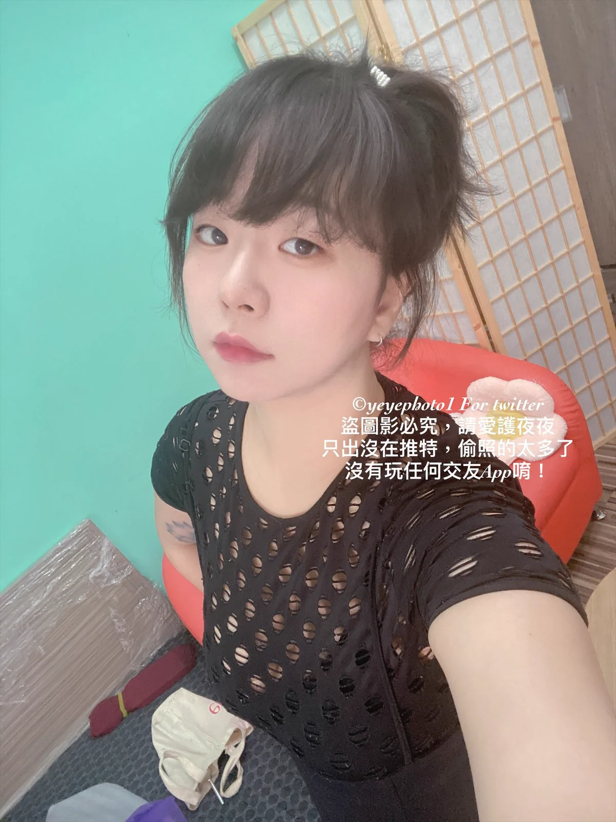 綁起高馬尾不用畫眼妝習慣本來的自己也是種不錯的選擇#上班啦 https://t.co/YQniRrdX8P