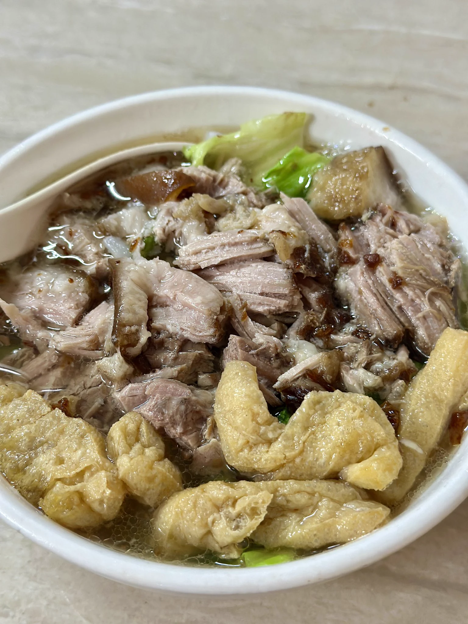 十块钱 一大碗肉肉呜呜老板我爱尼「话说老板是不是看我这两天冲多了虚虚的好多好多肉啊😭 https://t.co/l9k7JNBOpe
