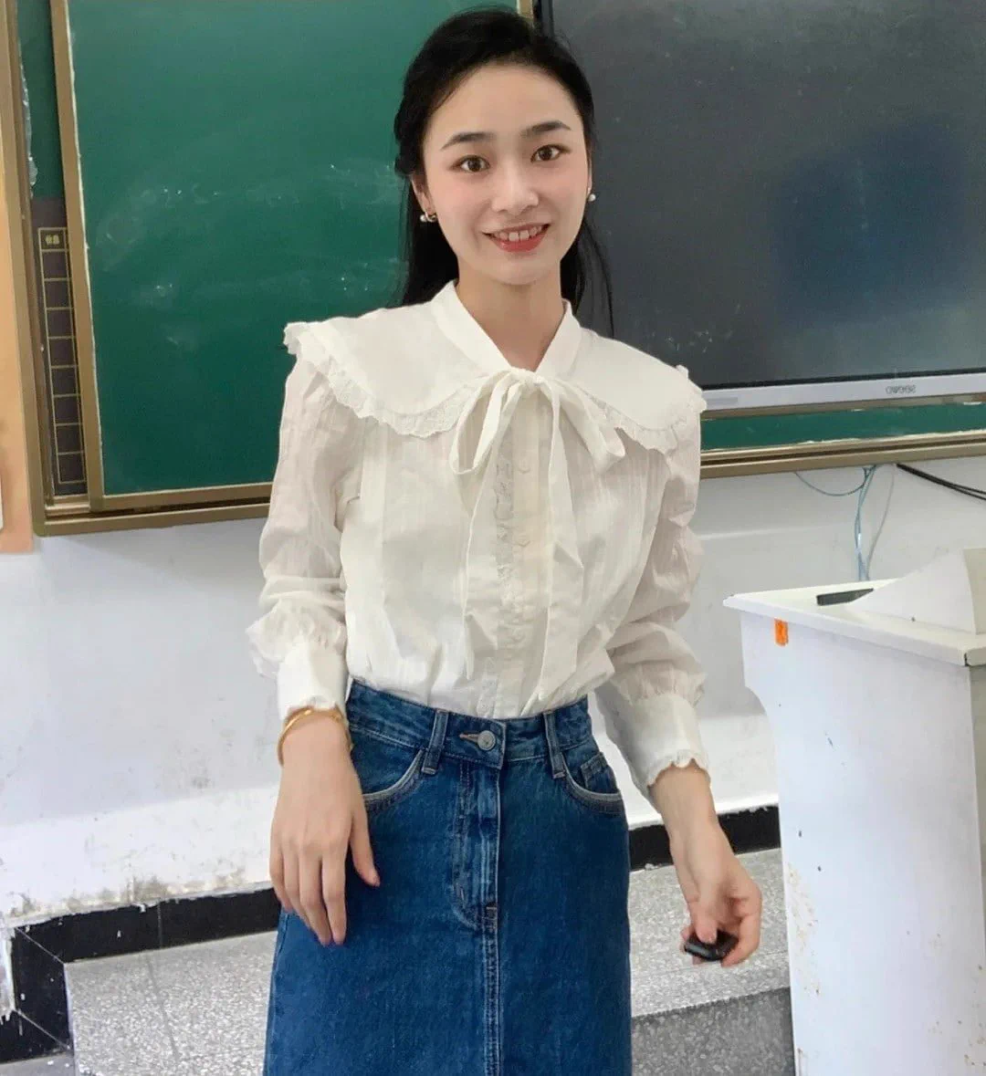 放学后来办公室找老师，老师给你鲍鱼吃。#反差 #老师 #可约 #线下 https://t.co/ofO6SLAFIm