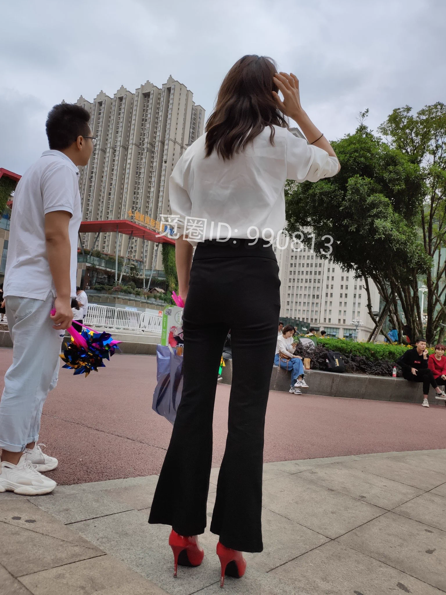 高腰裤极品长腿骚女#人妻少婦 #美腿 #少妇御姐 https://t.co/PWabzk2GDb