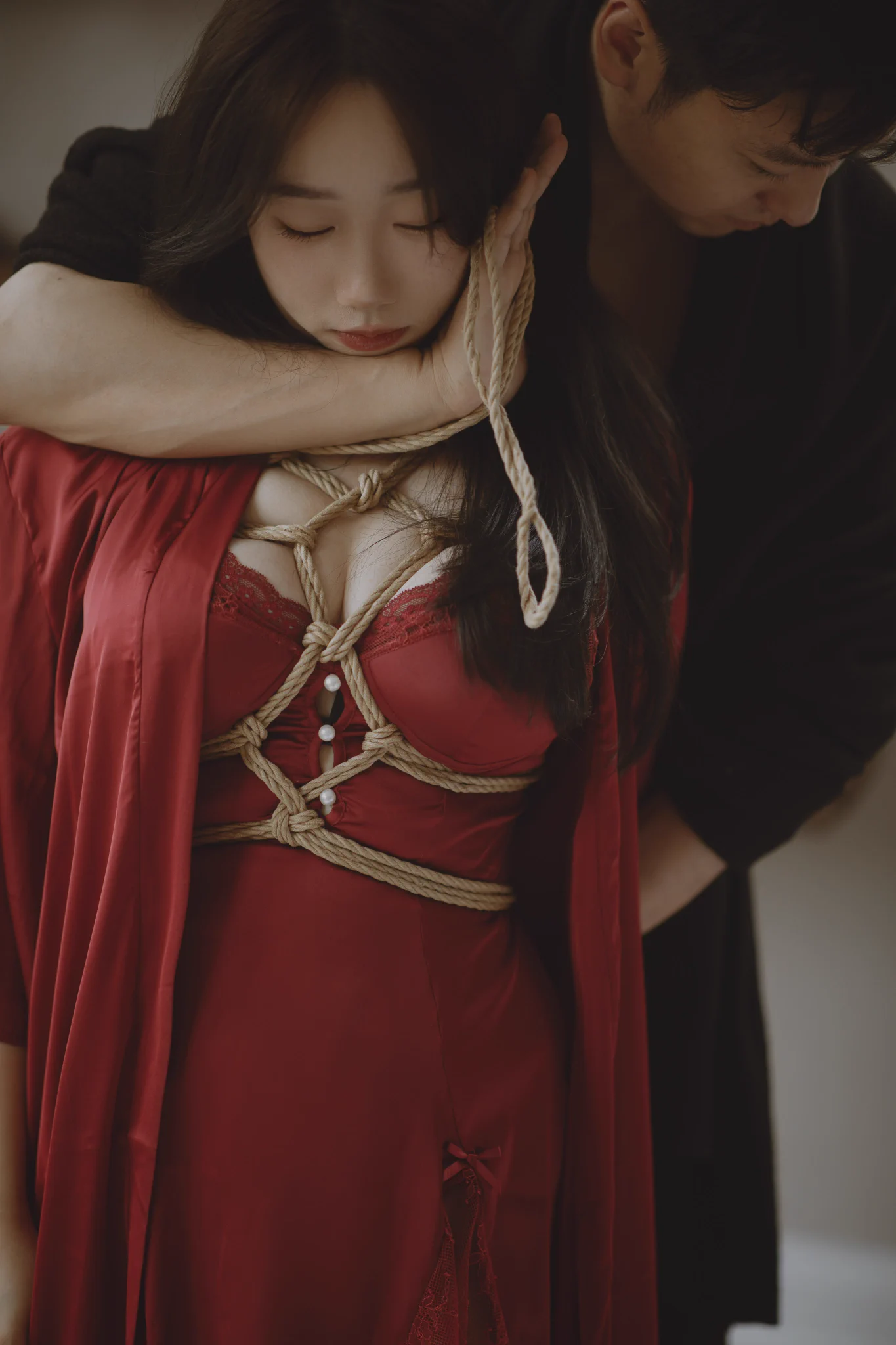 只有不确定关系的频繁暧昧，才能永远保持新鲜感。———🧶：@ShibariLeo 📷：@Anosayhii ———6k fo致谢^ ^———@ToBulaer @KawasawaSen @ToBulma @BulmaList https://t.co/j8PRQku3dB