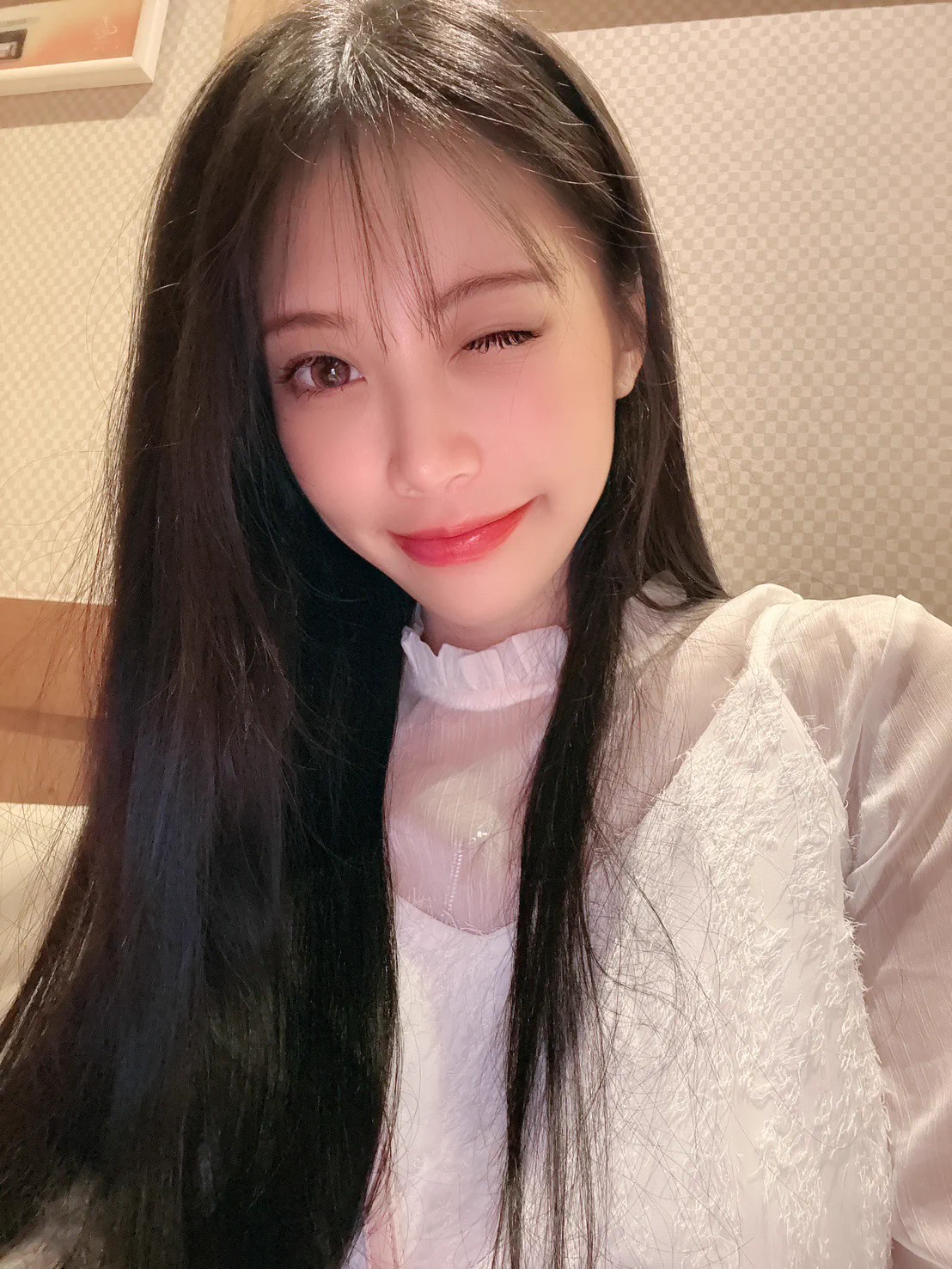 有些時候一個笑容就夠了😊不需要多說什麼只想把這份好心情傳給你💕 https://t.co/Z4I1HjGd8O