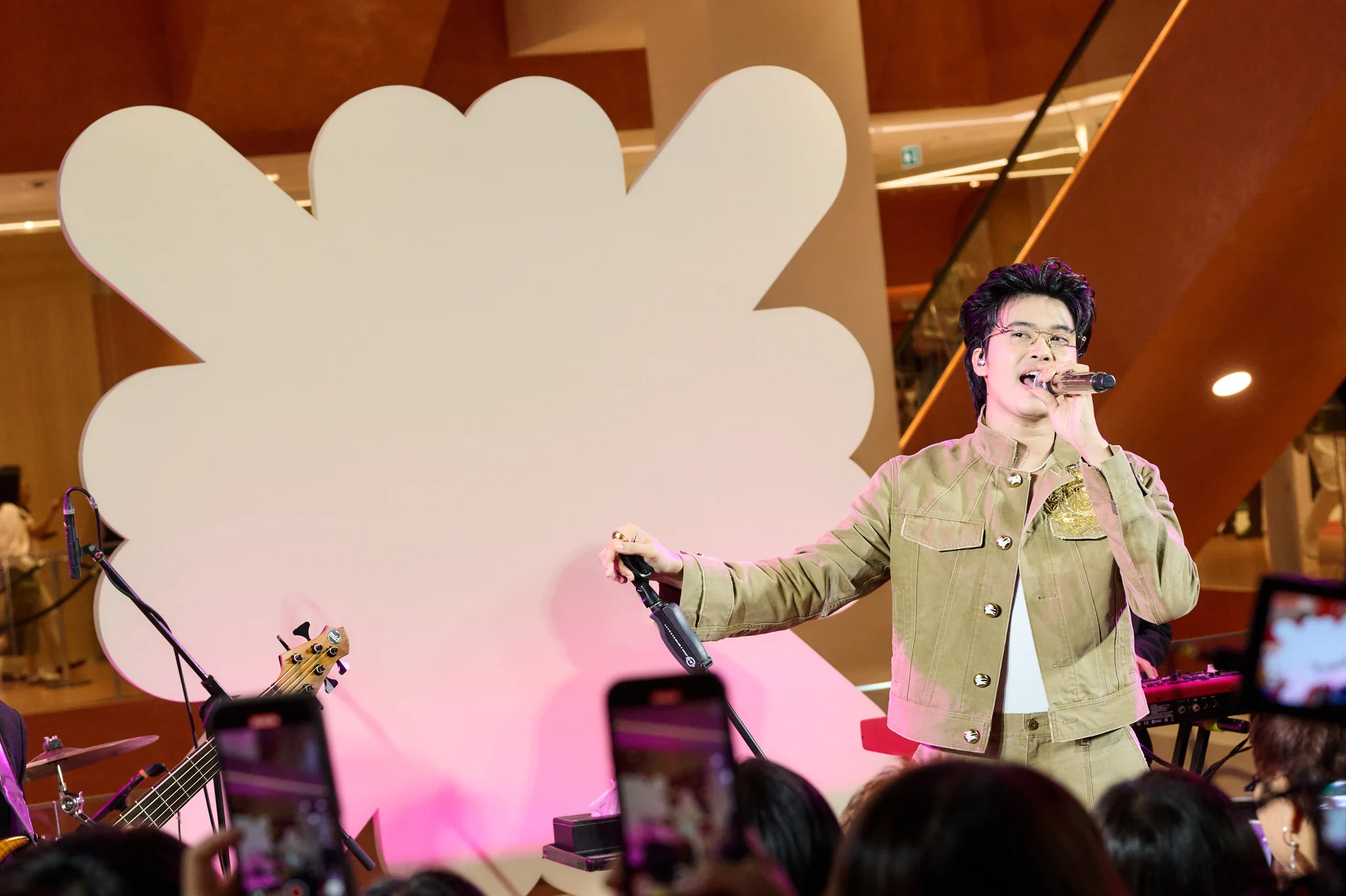 รวมภาพบรรยากาศแห่งความประทับใจในงาน Luxe Night Out ที่เซ็นทรัลชิดลม ✨⁣#CentralLuxeNightOut#LuxeGalerie#CentralChidlom https://t.co/259aceYOlU
