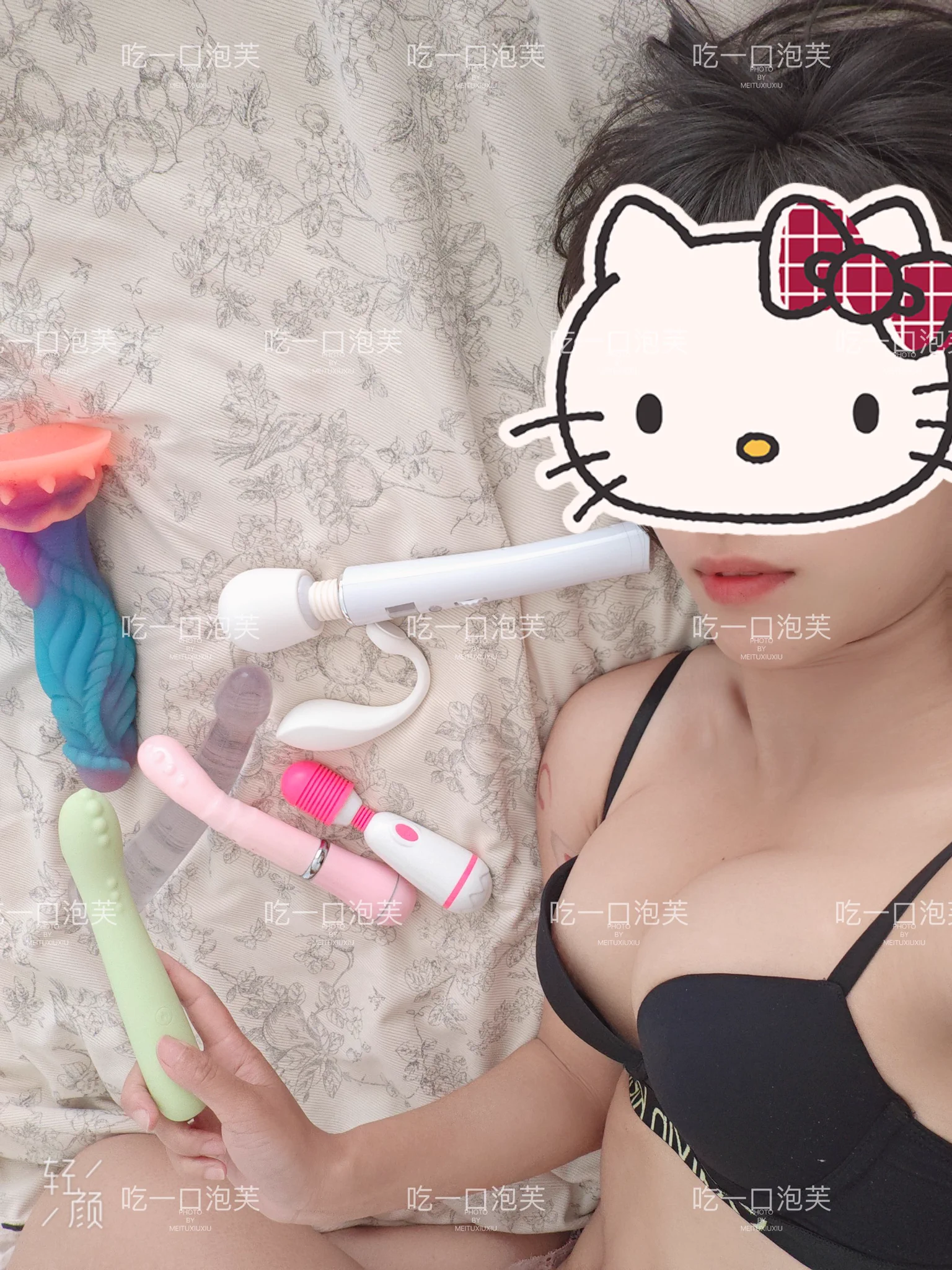 嘻嘻，昨晚自慰完忘记给你们拍我的小玩具了，只顾着自己爽了我是全职妈妈，老公做工程的，一年在家的时间可能就两个月吧，我自己在家带娃 https://t.co/ILDT9Ro2h4