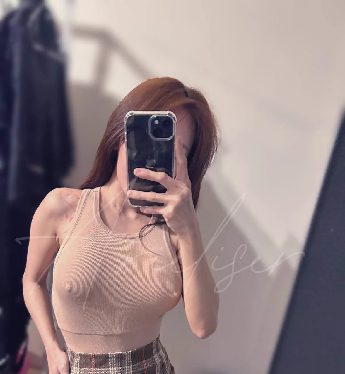 如果你女朋友穿這樣出門你們可以接受嗎？ https://t.co/LVsvzpZ6Xy