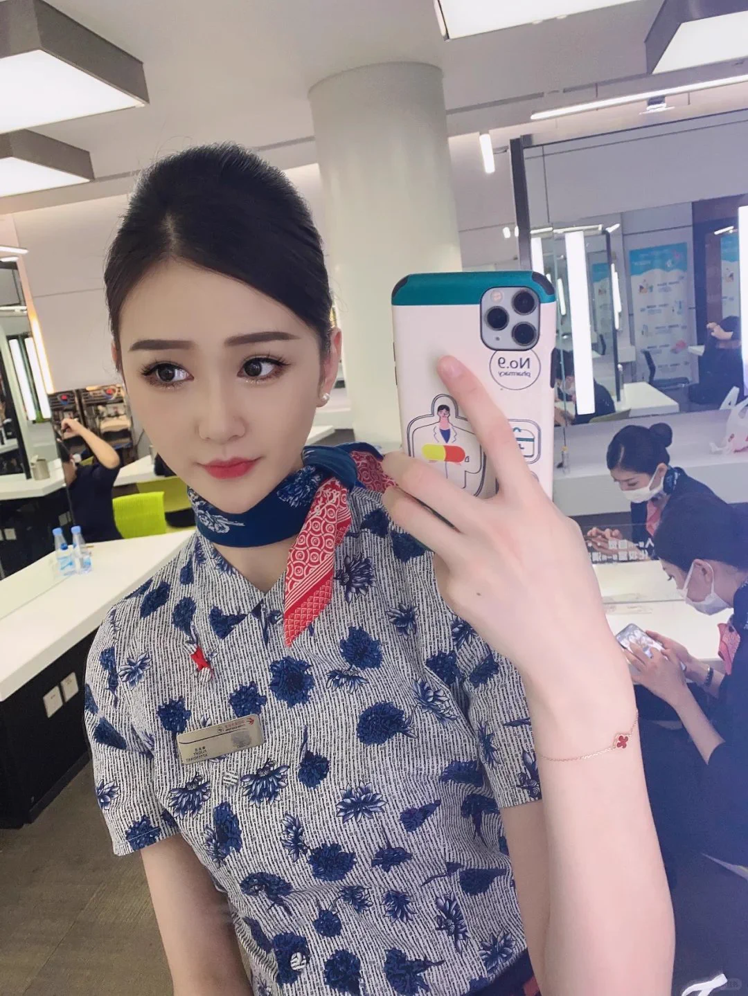 我喜欢成熟有品味的男人，特别钟意眼镜男跟正装大叔。那个女人都渴望有人疼有人宠，年龄太小的就别来打扰姐了。素质文明交友，不能打扰相互生活。 https://t.co/USfvvGBPMi