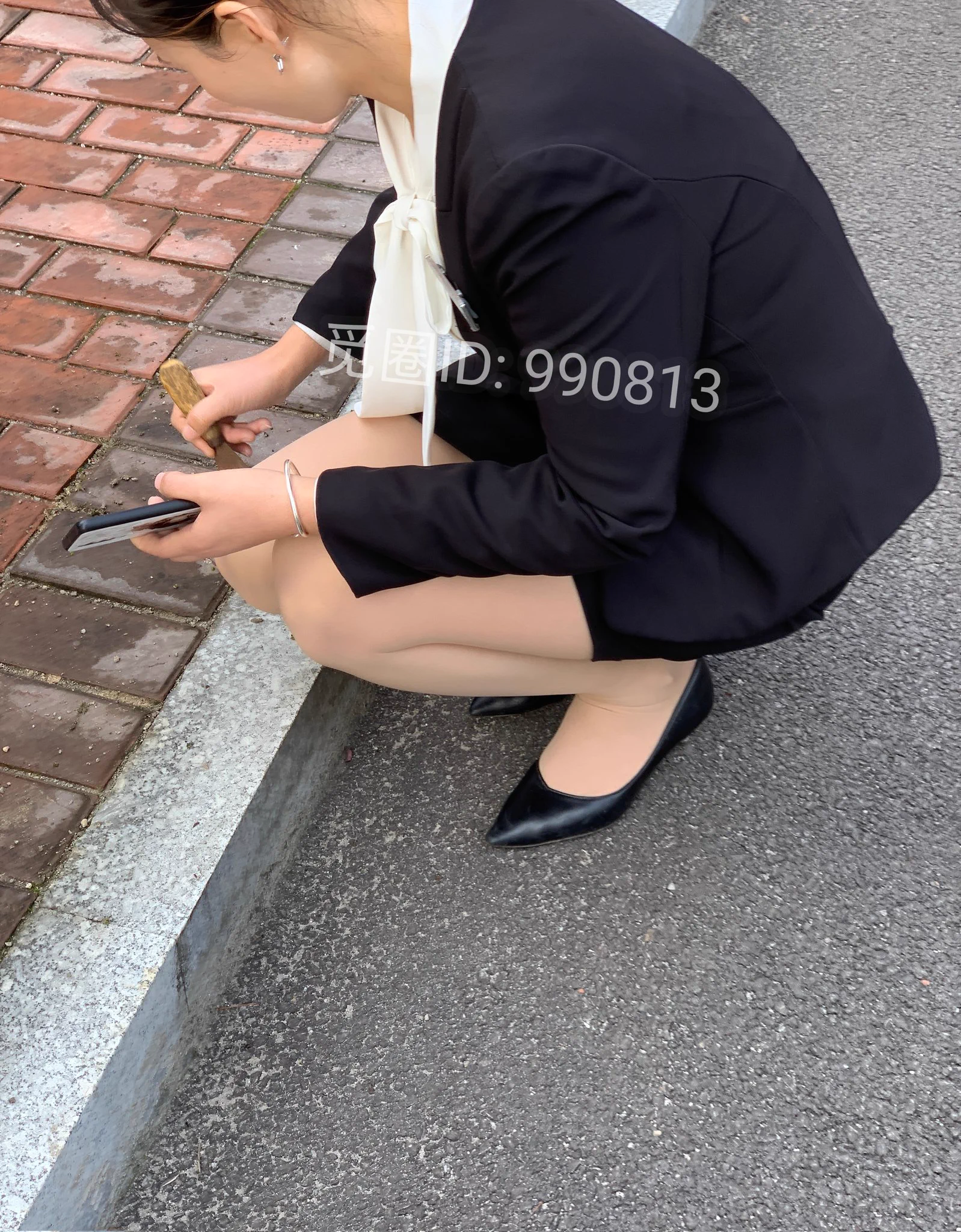 制服肉丝极品骚管家#制服 #丝袜腿 #街拍美腿 #街拍 https://t.co/uACX5nM7BD