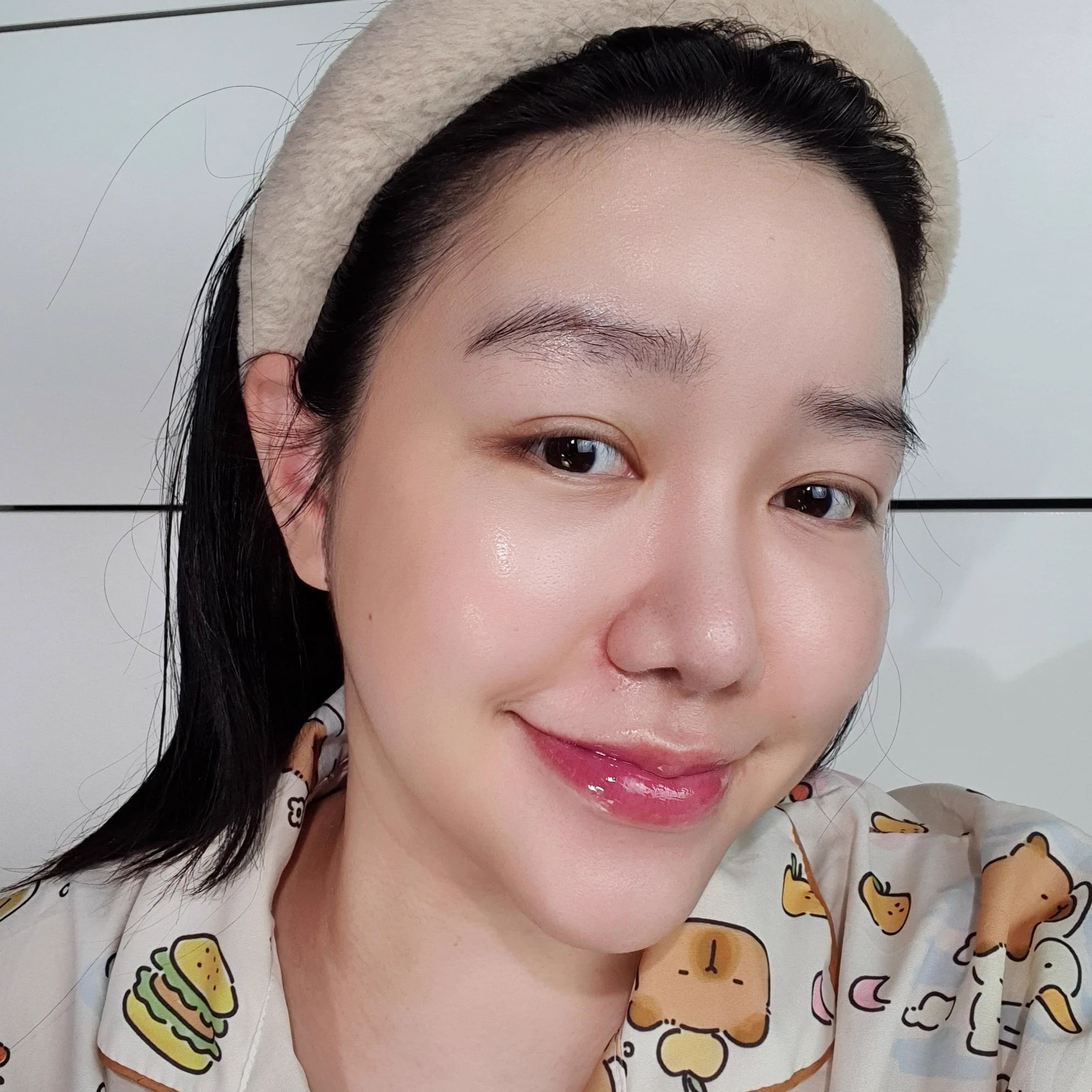 Eucerin คือเกิดมาเพื่อชั้นเว่อ ถูกกับผิวไปหมด ใช้อะไรก็ดี ล่าสุดลองเซรั่ม EPICELLINE® เซรั่มลดริ้วรอยตัวดังของปีนี้เลย อมก มาก ผิวละเอียด โกลว์สวย อิ่มฟูสุดๆ หน้างี้เด้งนุ่มสู้มือมากด้วย ฟินนนน ช่วยลดเลือนริ้วรอยให้ผิวอ่อนเยาว์ ใครชอบทำหัตถการให้ผิวดูเด็กตลอด แนะนำใช้ตัวนี้ควบคู่ไปด้วยคือเริ่ดมาก