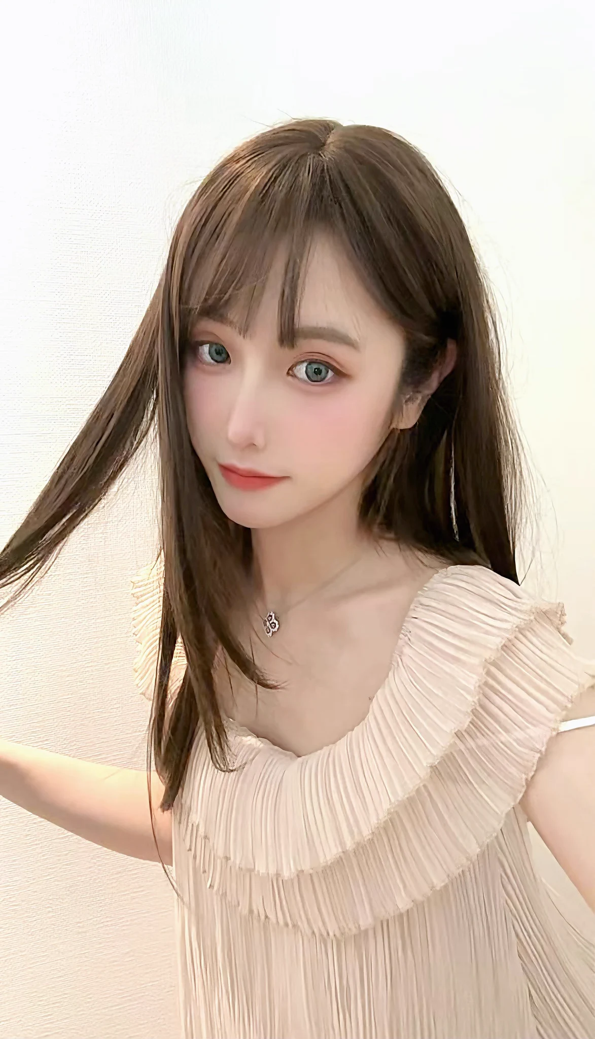 由始至終 只愛你一位難以代替 愛得多仔細靜看著對方無言語仍然是覺安慰 https://t.co/CBG533RmeX