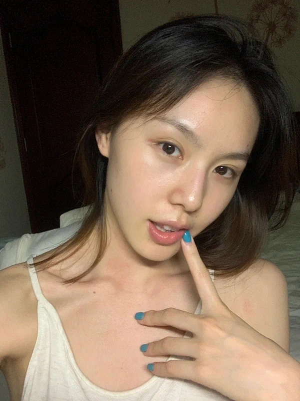 我没开玩笑私信我真的会给你们发裸照色图的。😋 https://t.co/nRF6oRbQEs