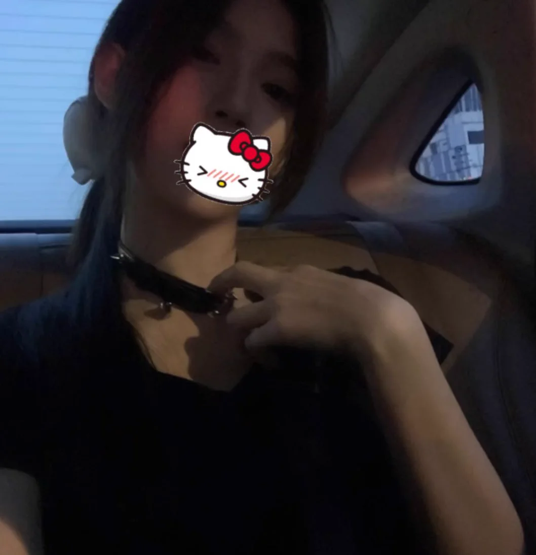 周六晚上高颜值小狗已经把项圈戴上了，戴上项圈标志自己是小狗，就等主人爸爸带走调教了。 https://t.co/YyYKDRmGIW