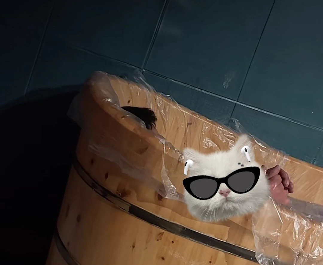 和客人洗个鸳 鸯浴，一会评论区发个实况图 https://t.co/duzZv2uVyB