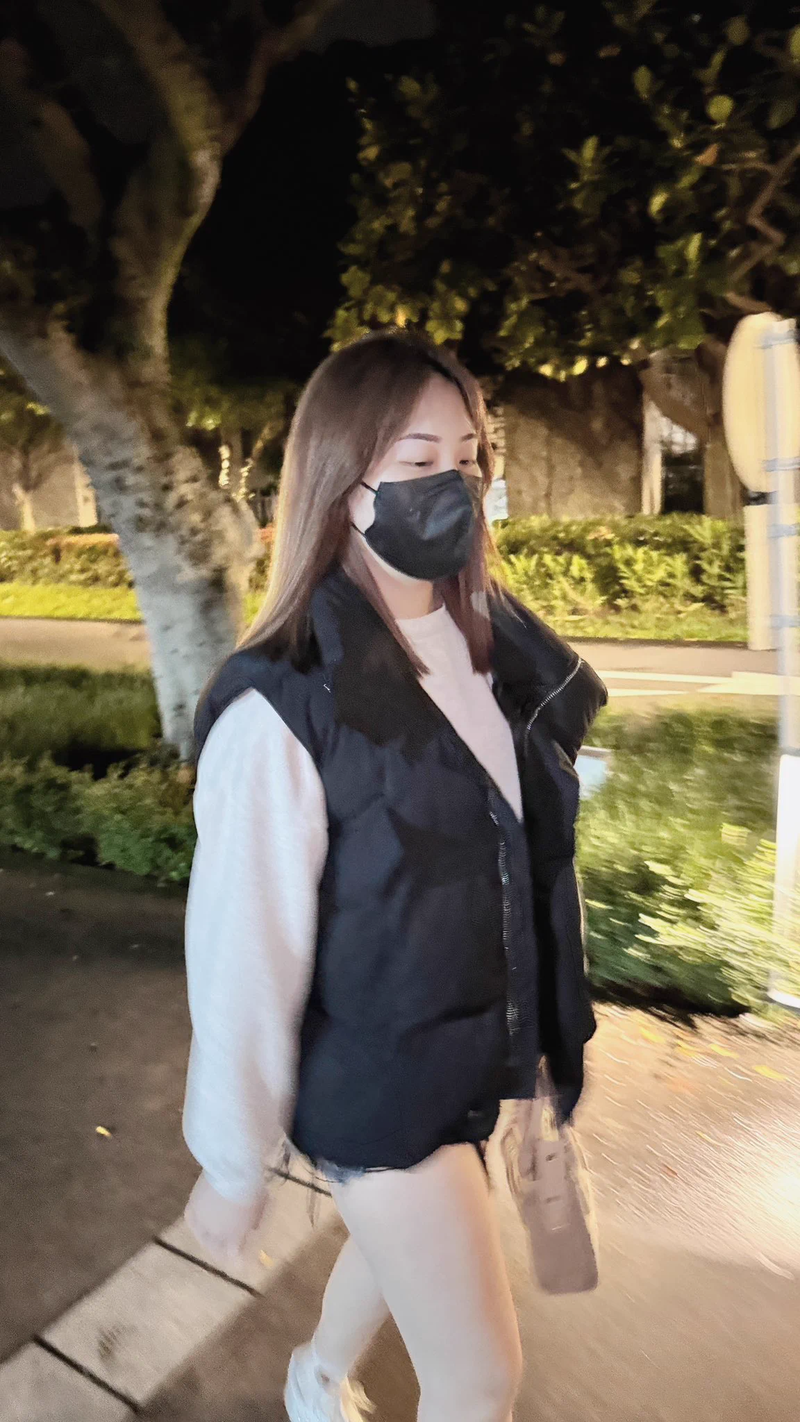 走得慢一點，是怕你沒看清我哪裡動了心 https://t.co/tOumxo7FgV