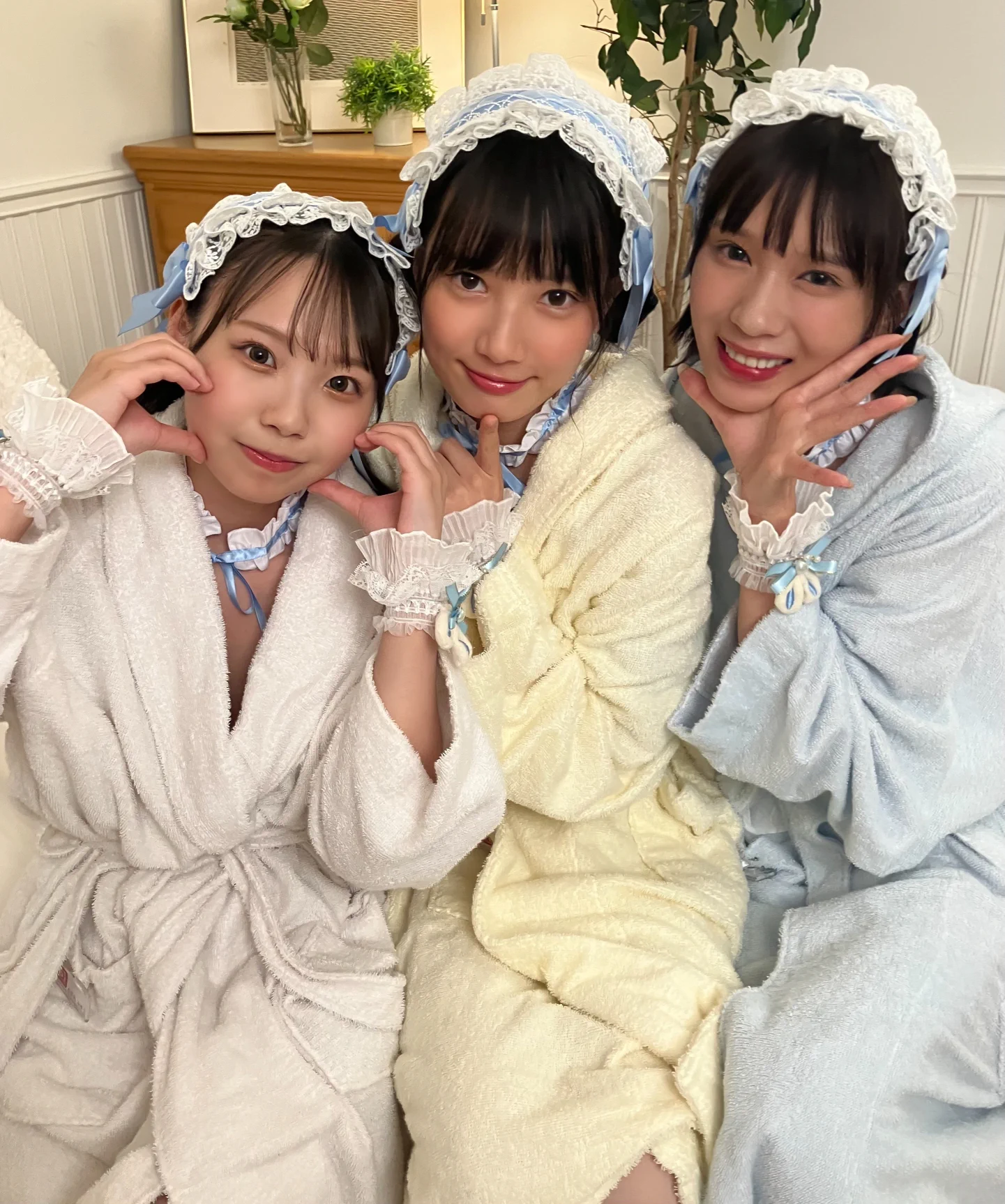 ＼✨20周年スペシャル✨／💖#S1キャンペーン💖20周年記念作品の激レアオフショットを公開👀みんなフリフリでカワイイ💕💕https://t.co/fd81SRwOhY#兒玉七海 @_KodamaNanami_#小日向みゆう @miyu_kohinata#榊原萌 @moe_millky#エスワン20周年 https://t.co/Y3T5xCmmIz